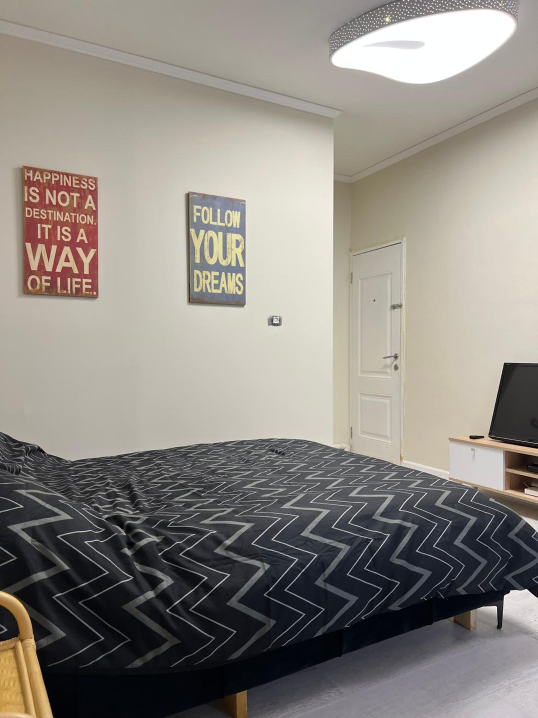 One-Bedroom Apartment - Photo 5