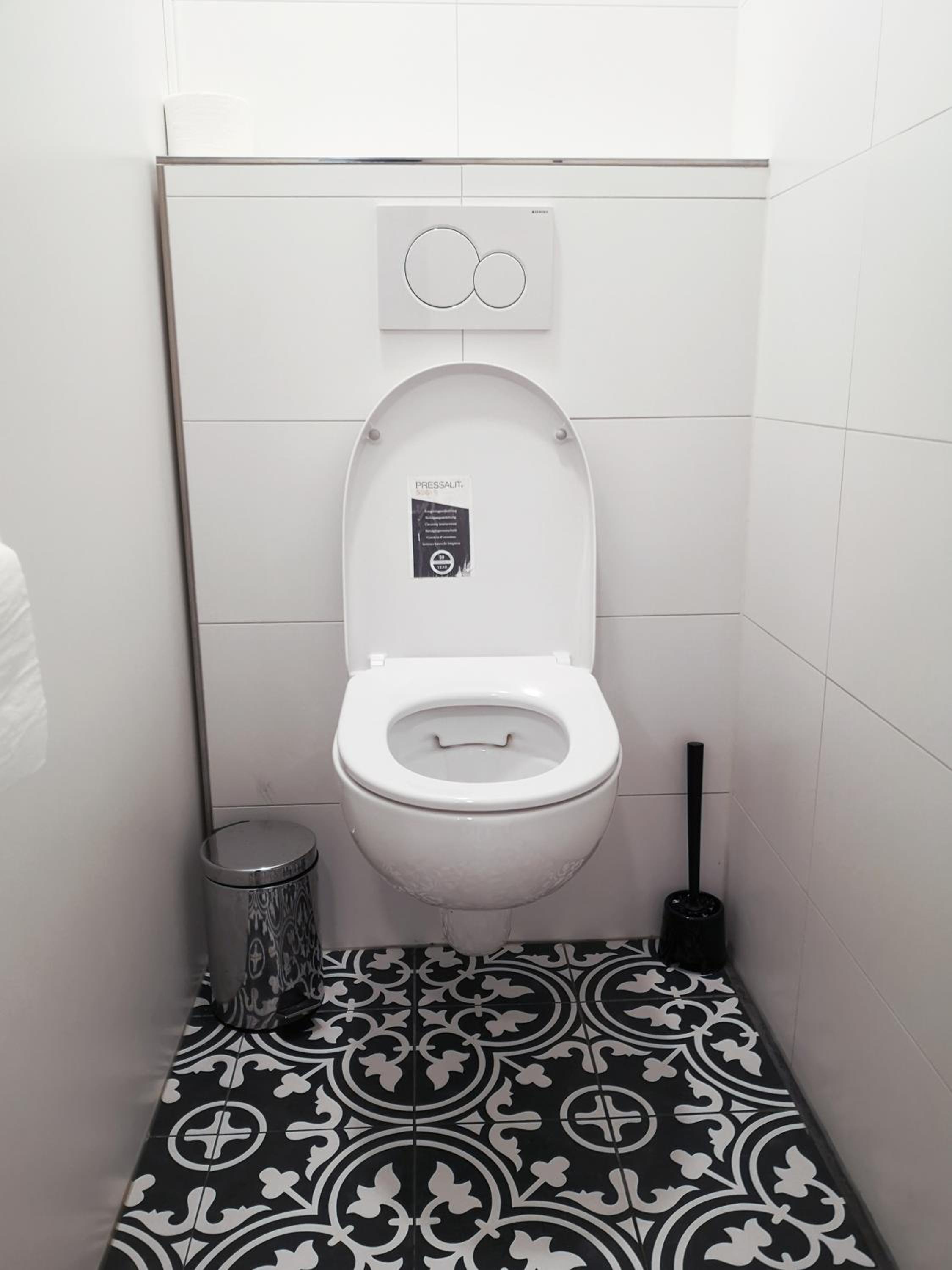 Economy Quadruple Room with Private External Bathroom photo 2