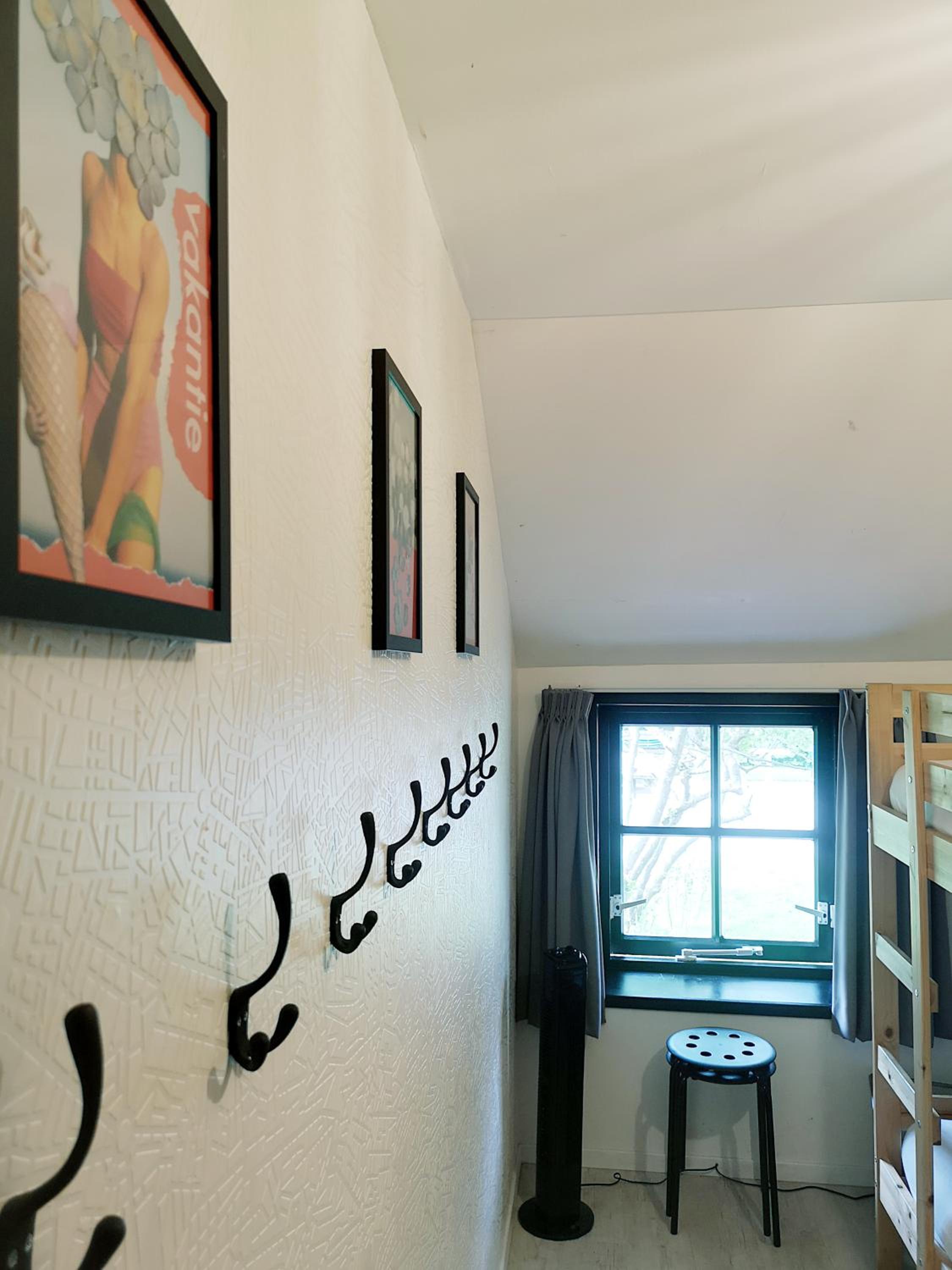 Economy Quadruple Room with Private External Bathroom photo 3