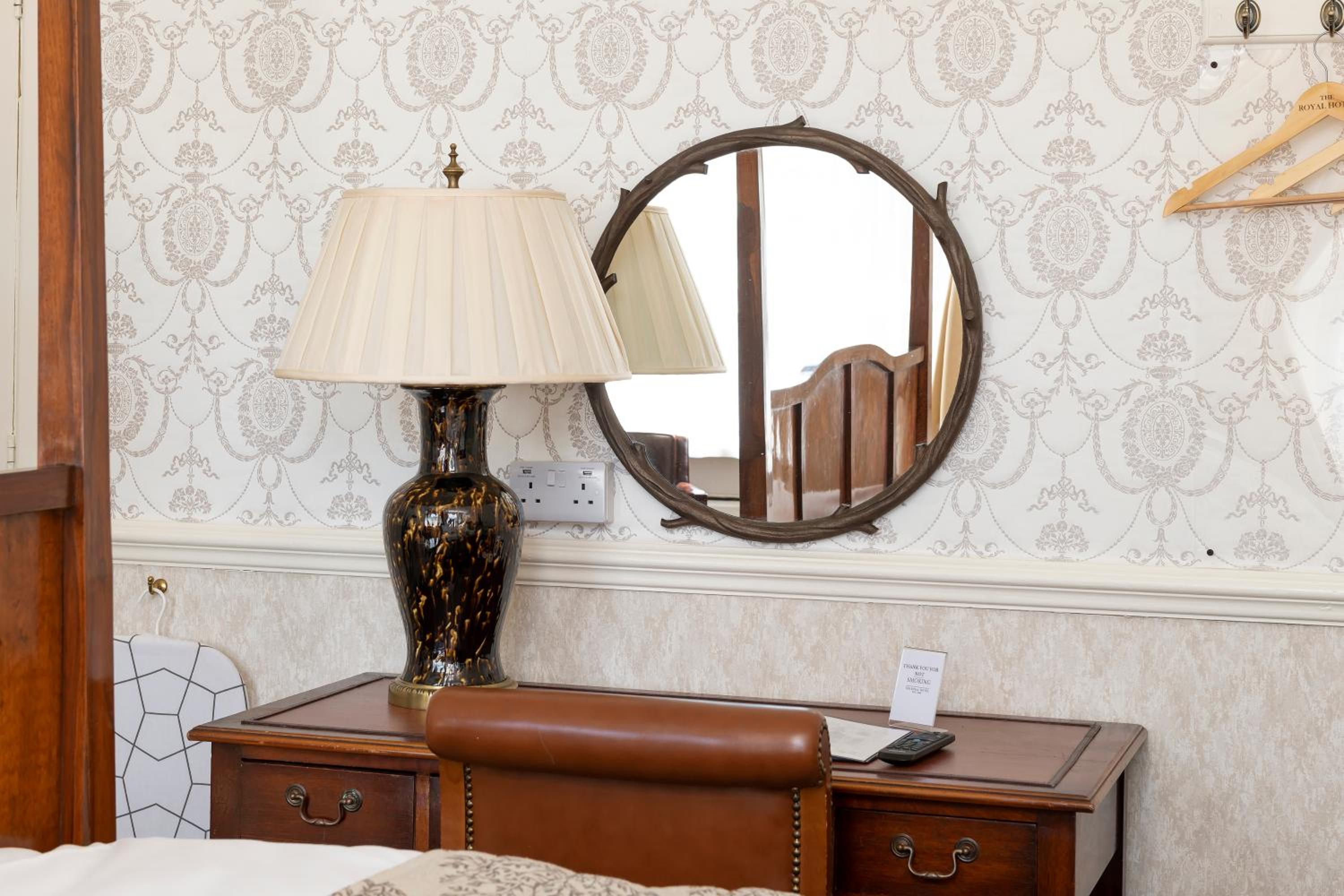 Four Poster Room photo 3