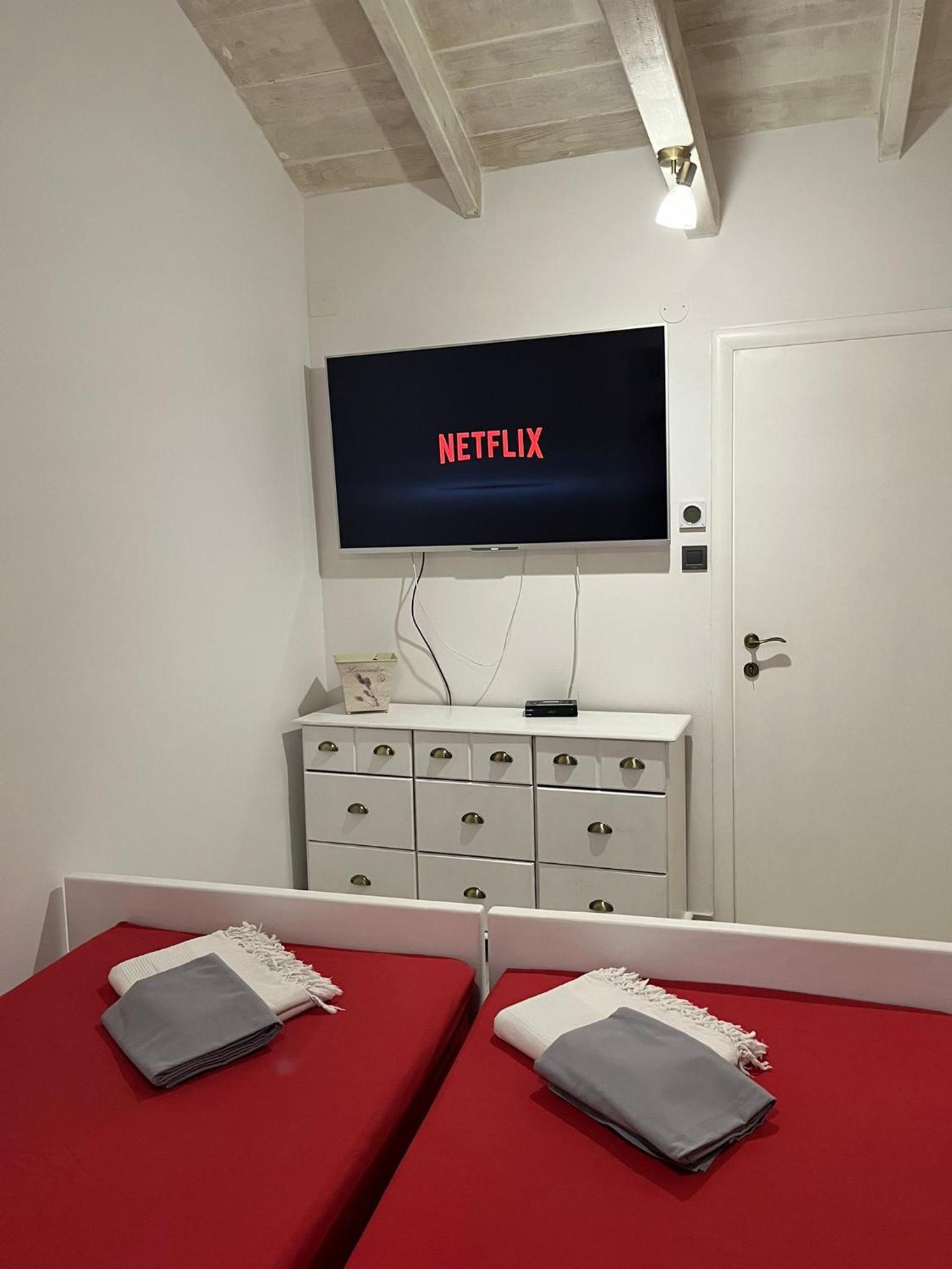 One-Bedroom Apartment - Photo 27