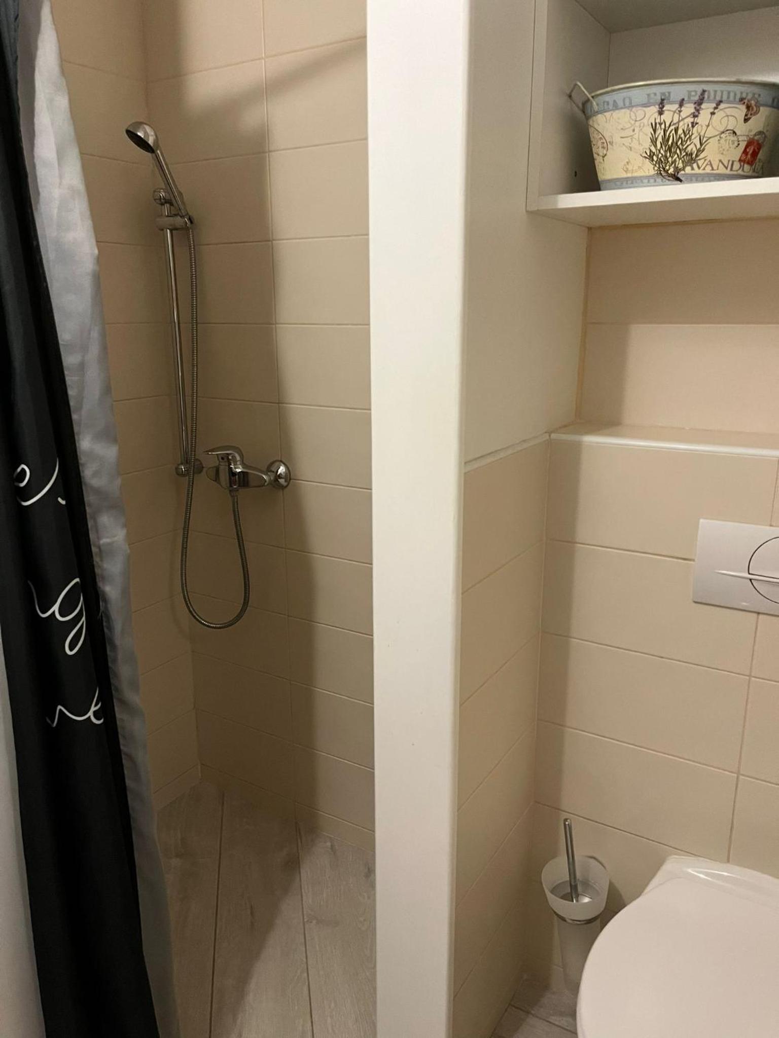 One-Bedroom Apartment - Photo 23