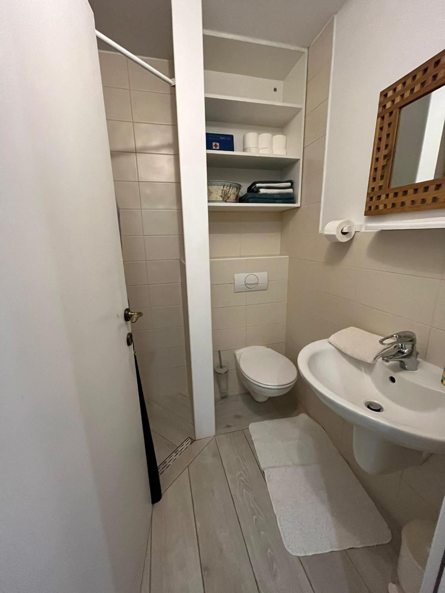 One-Bedroom Apartment - Photo 15