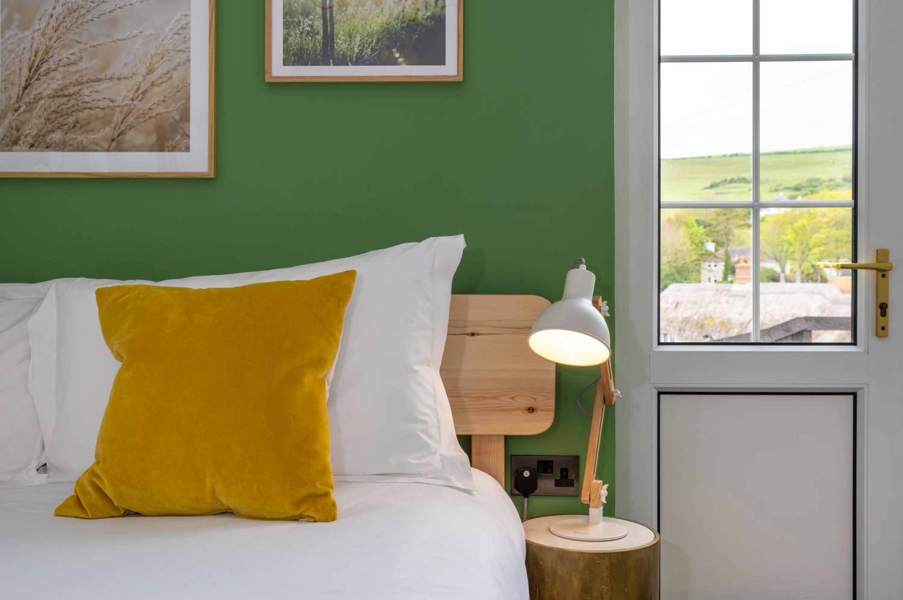 Standard King Room - Photo 4