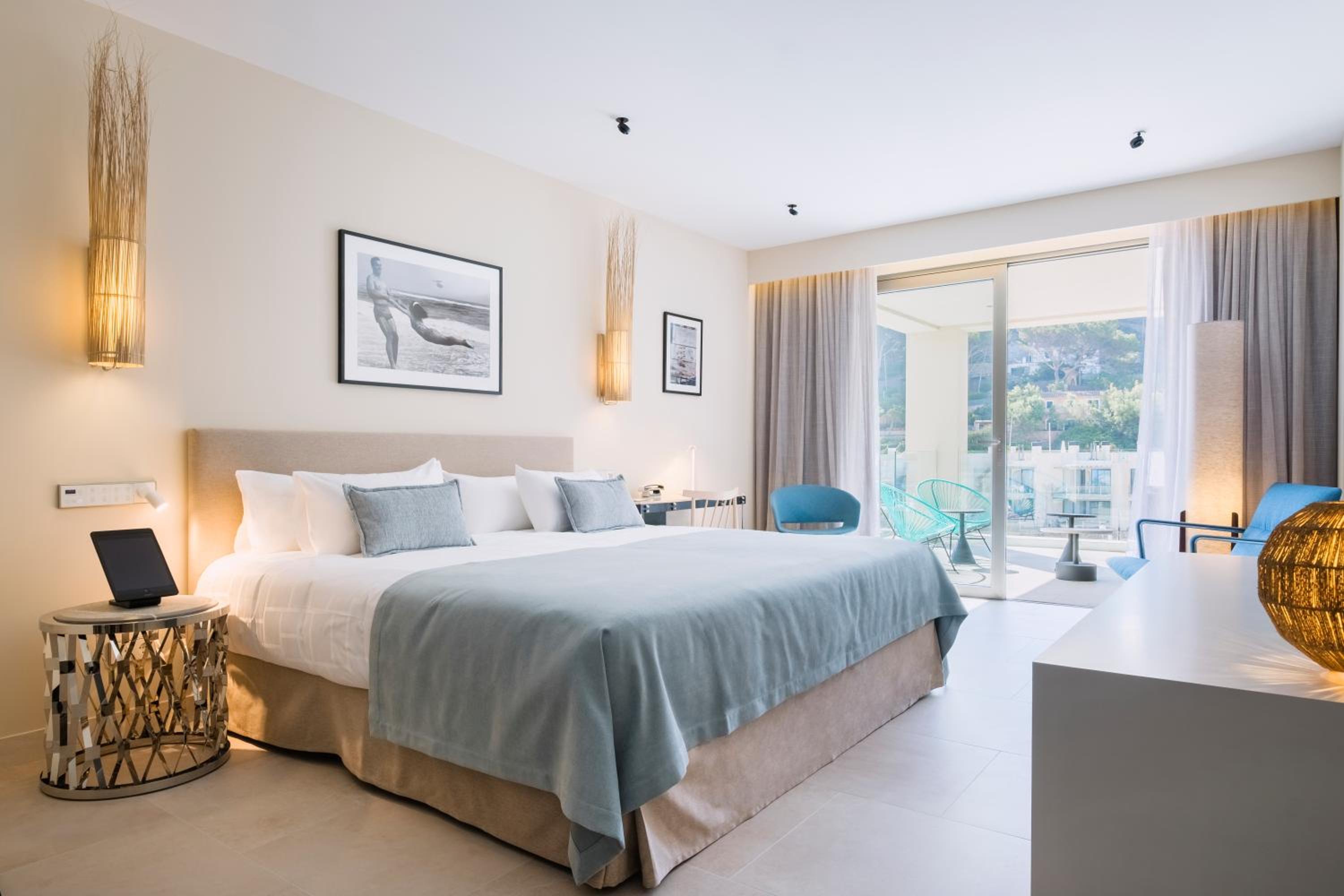 Junior Suite with Terrace and Side Sea View - Photo 1
