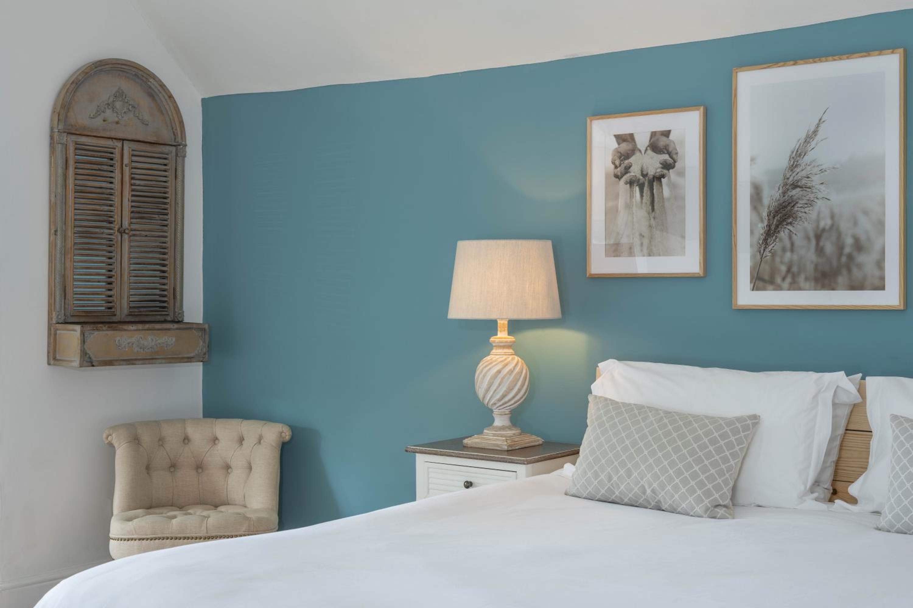 Deluxe King Room - Photo 1