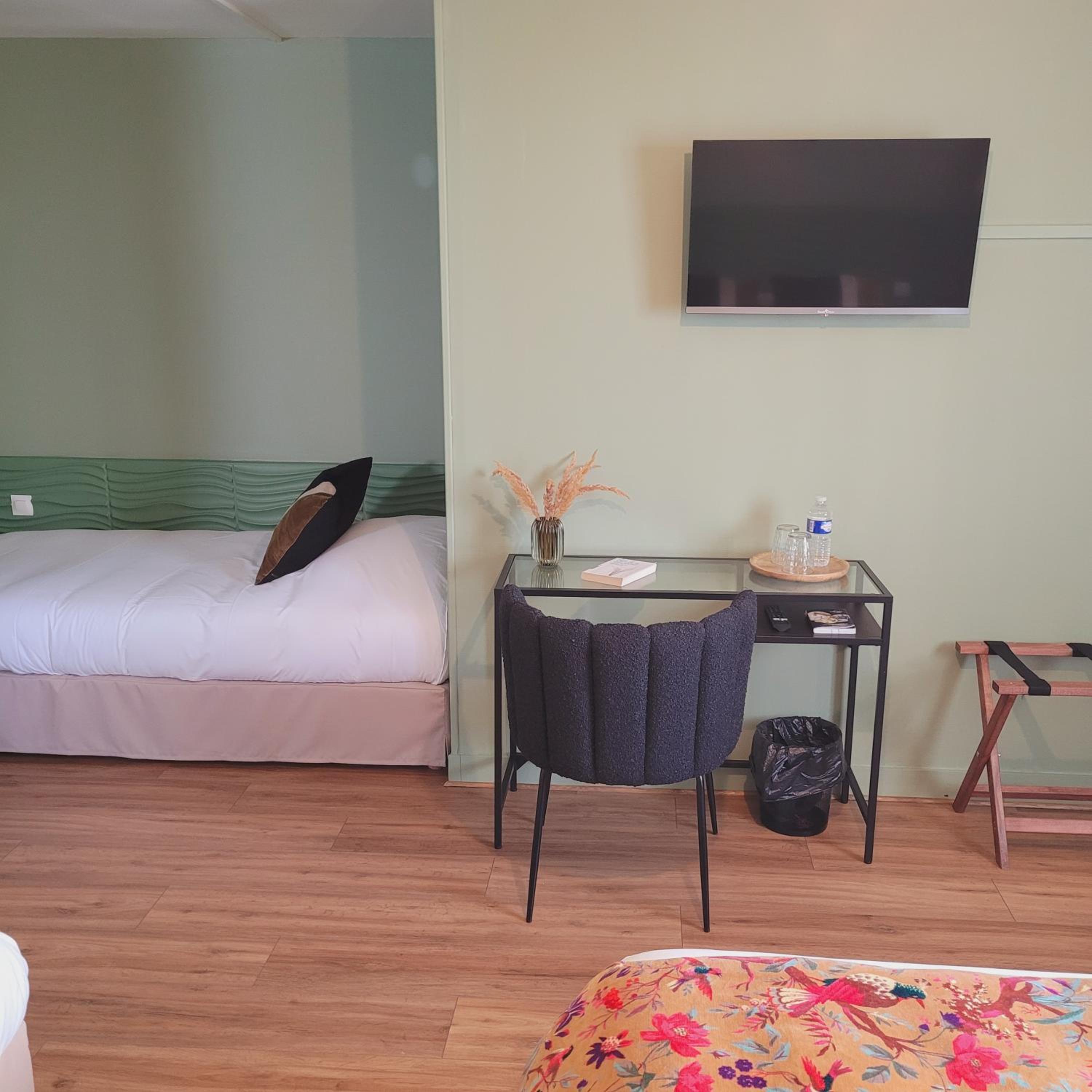 Family Room - Photo 4
