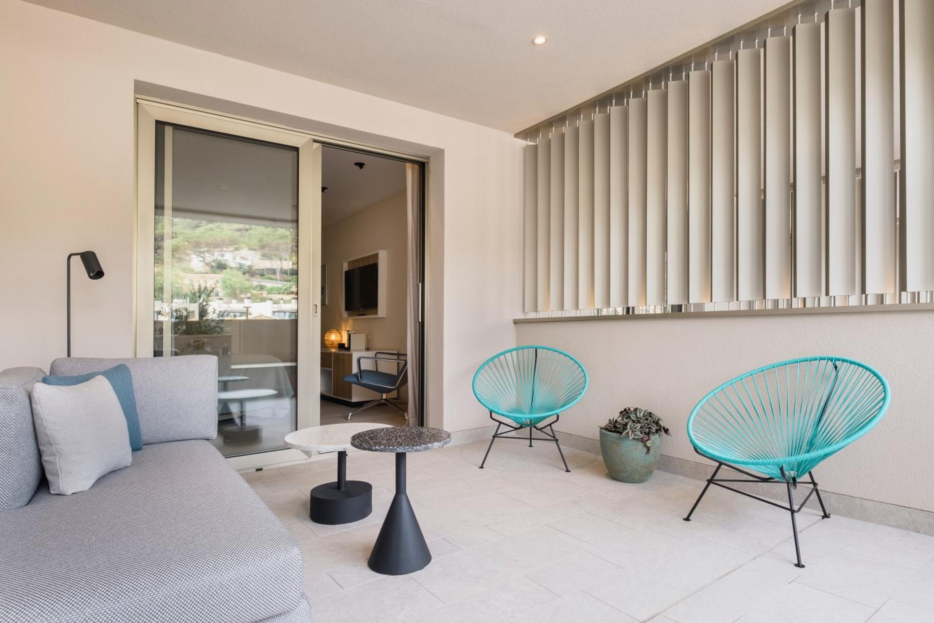 Habitación Privilege con Piscina de Acceso Compartido y Vistas al Mar Lateral