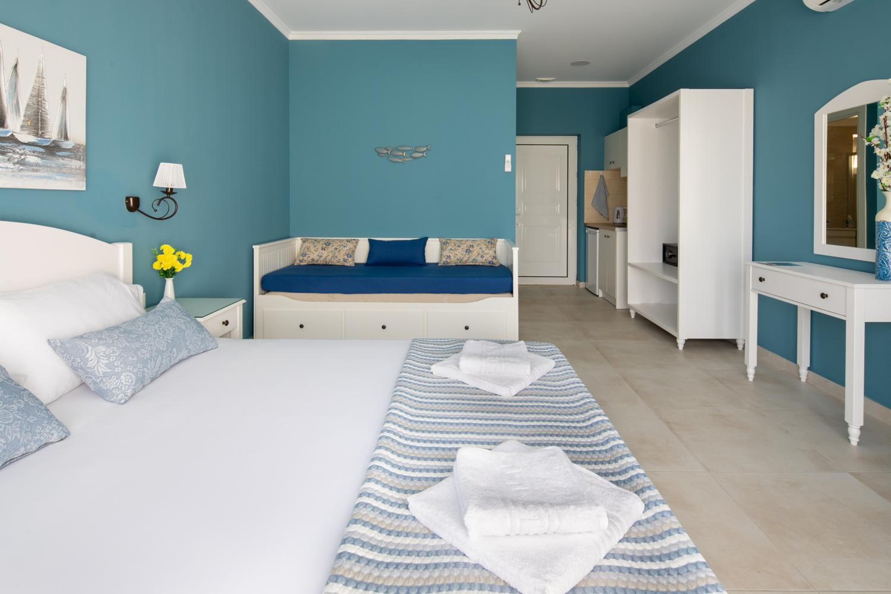 Studio Apartment photo 2