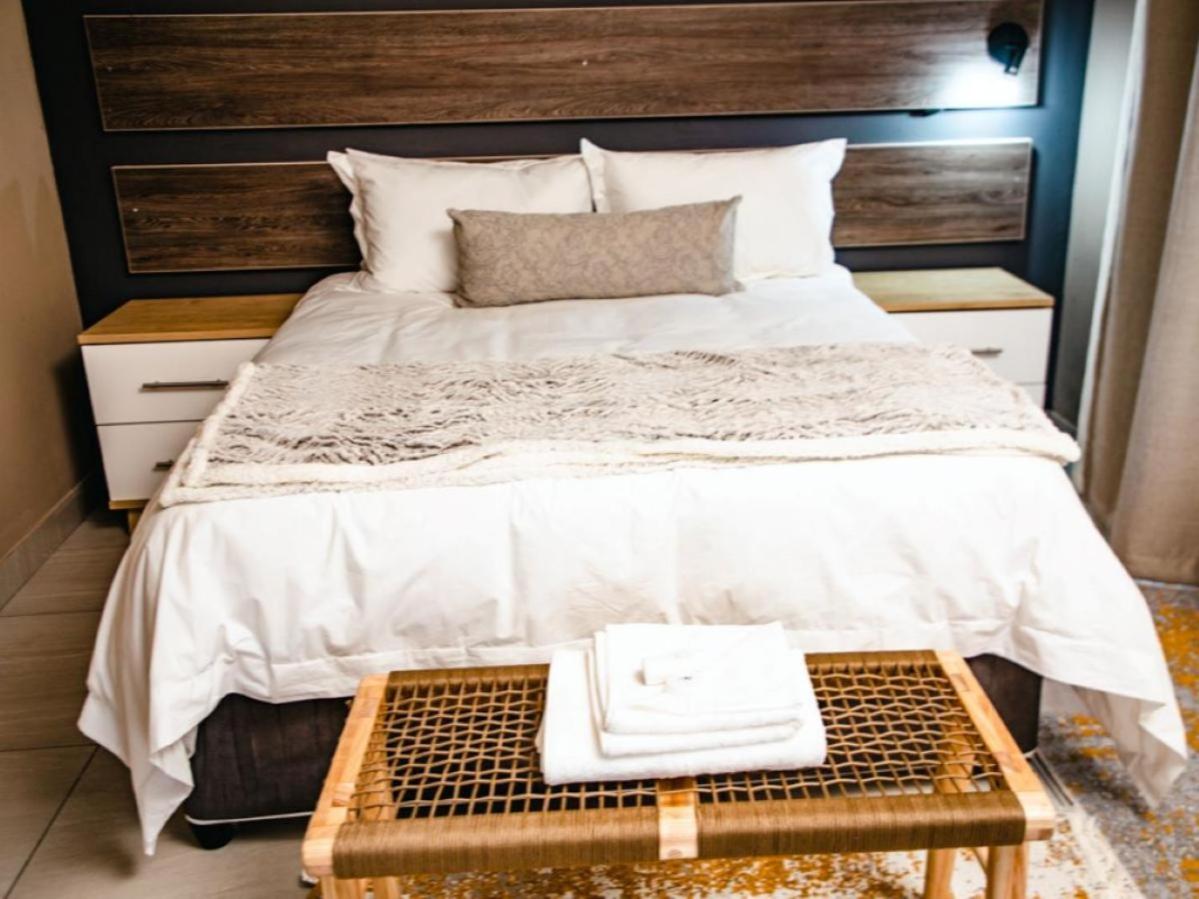 Luxury Queen Room - Photo 2