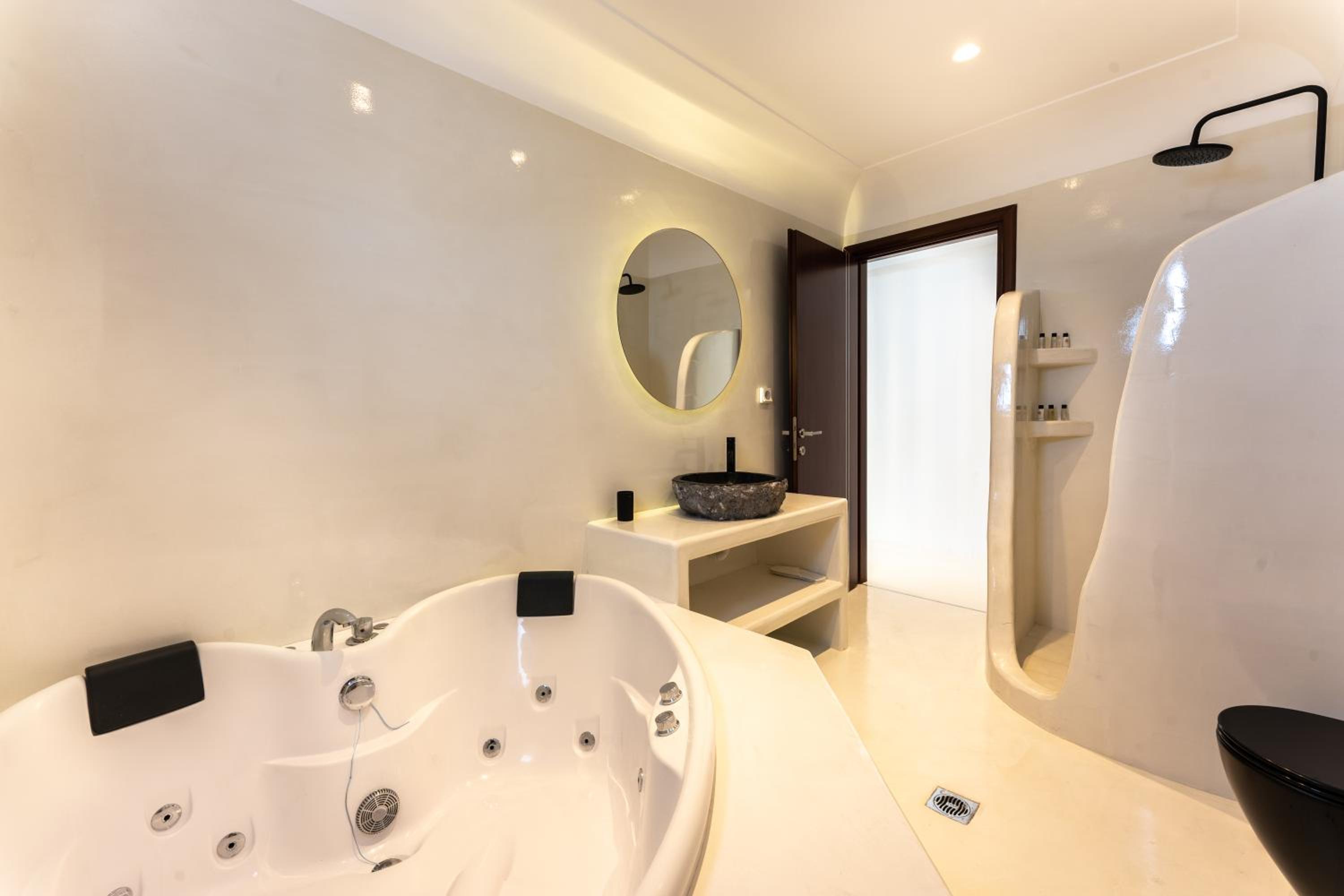 Honeymoon Suite with Outdoor Hot Tub & Sea View - Photo 7