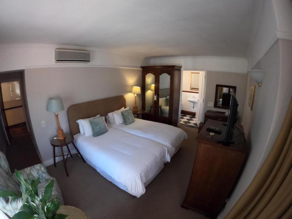 Classic Twin Room