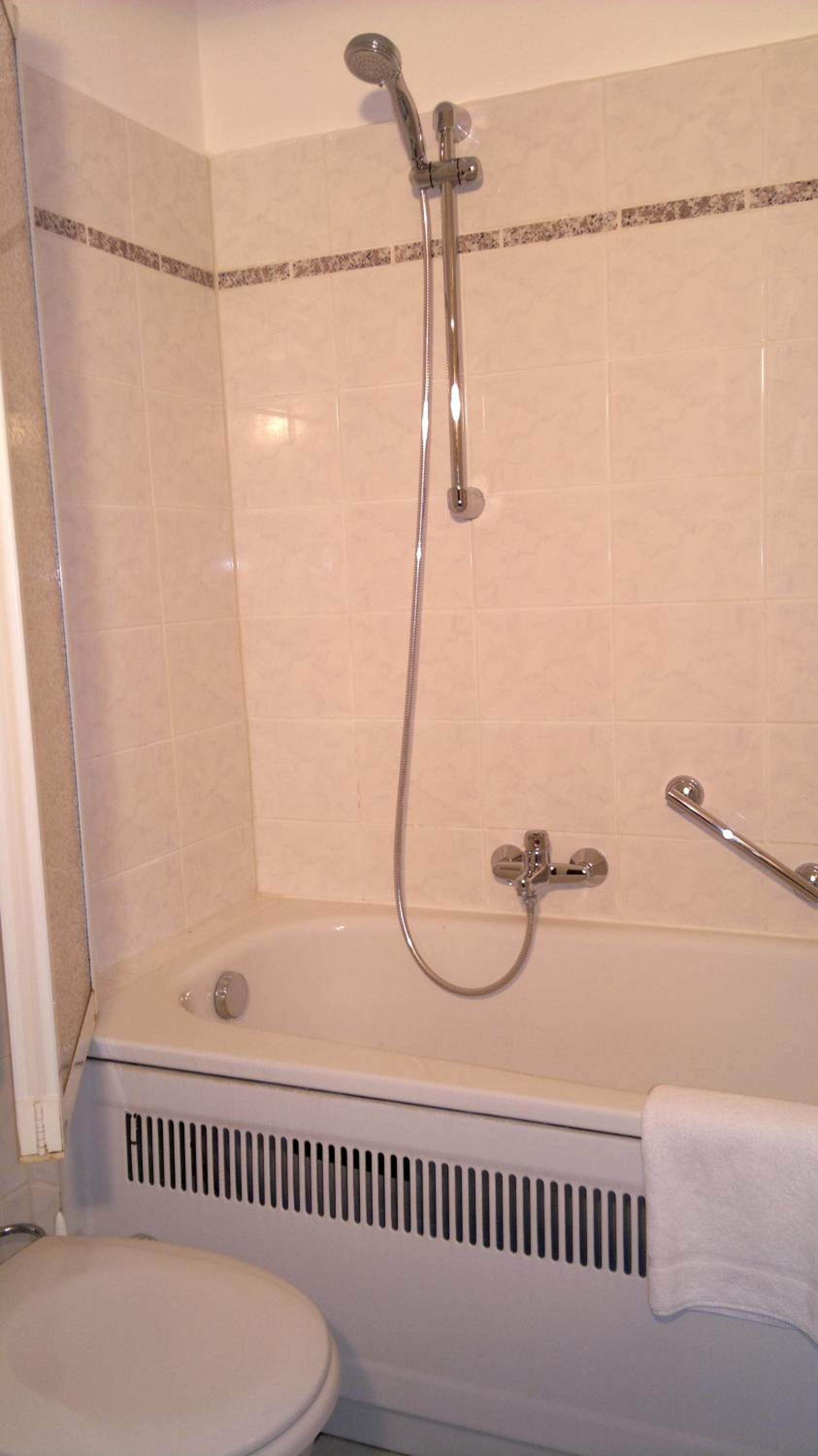 Quadruple Room - Photo 2