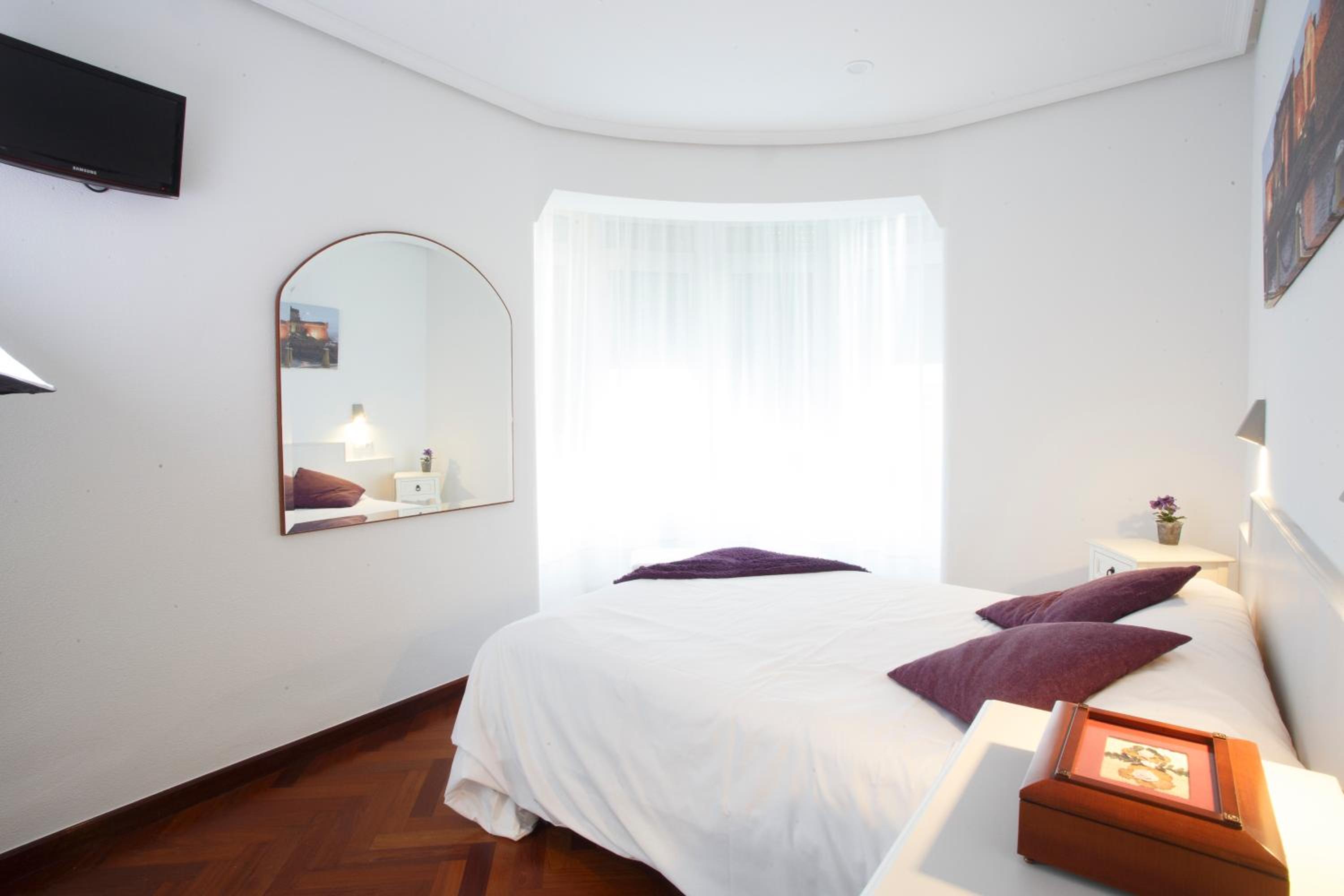 Double Room with Private Bathroom - Photo 1