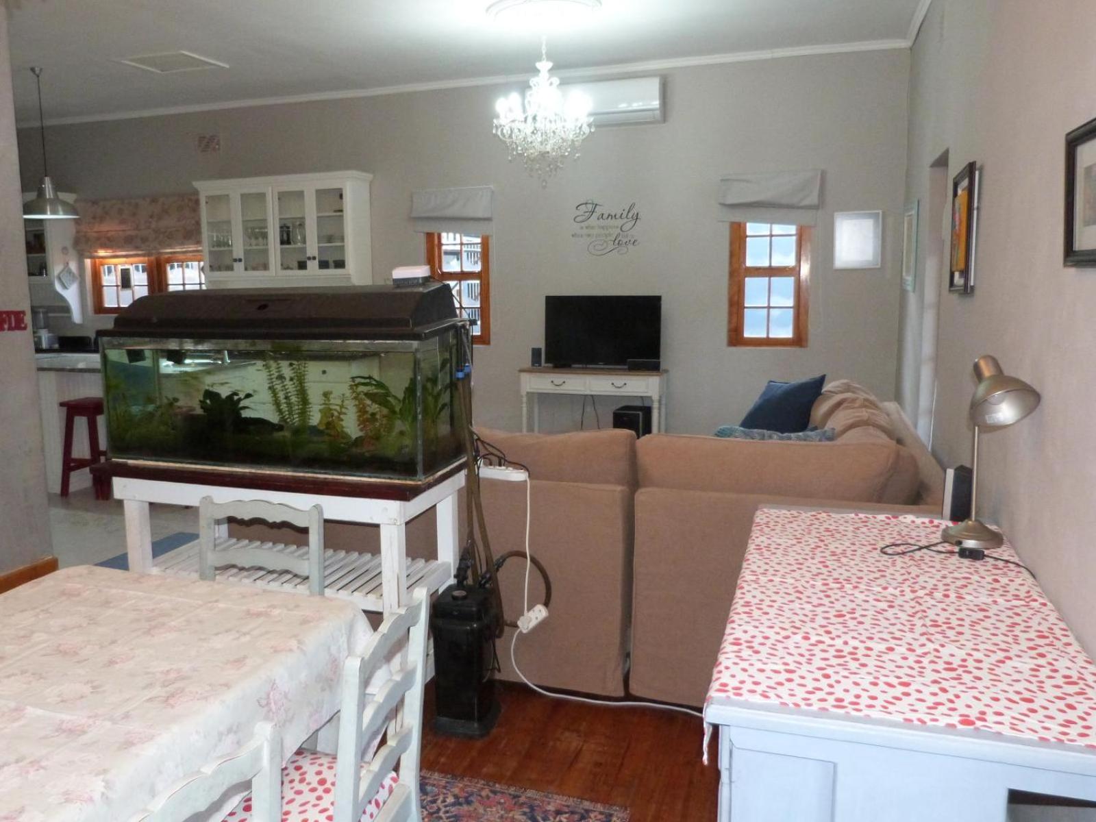 Three-Bedroom House - Photo 24