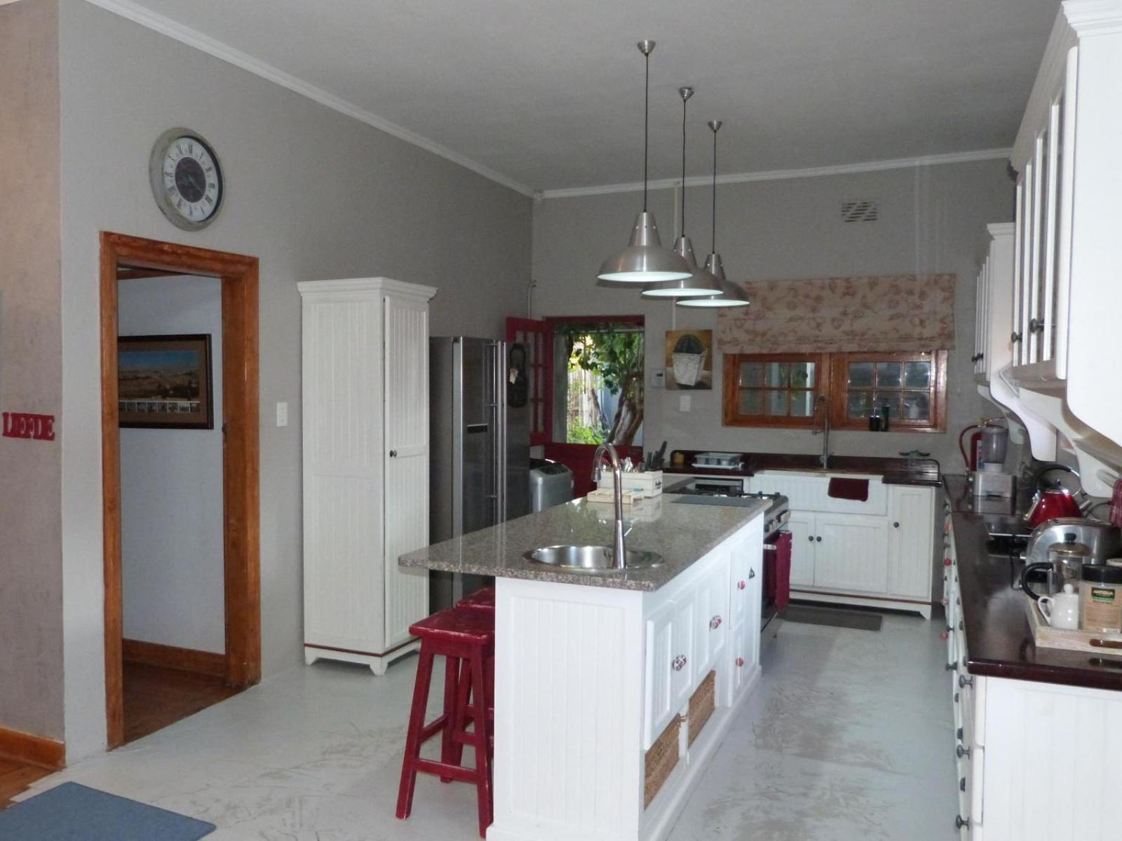 Three-Bedroom House - Photo 22