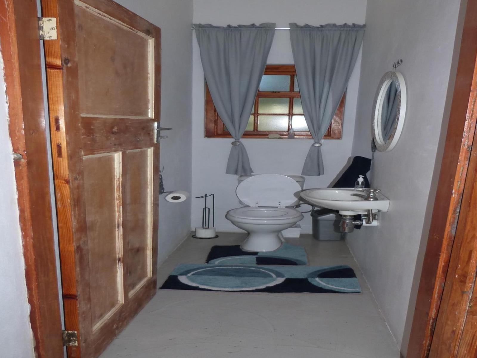 Three-Bedroom House - Photo 37