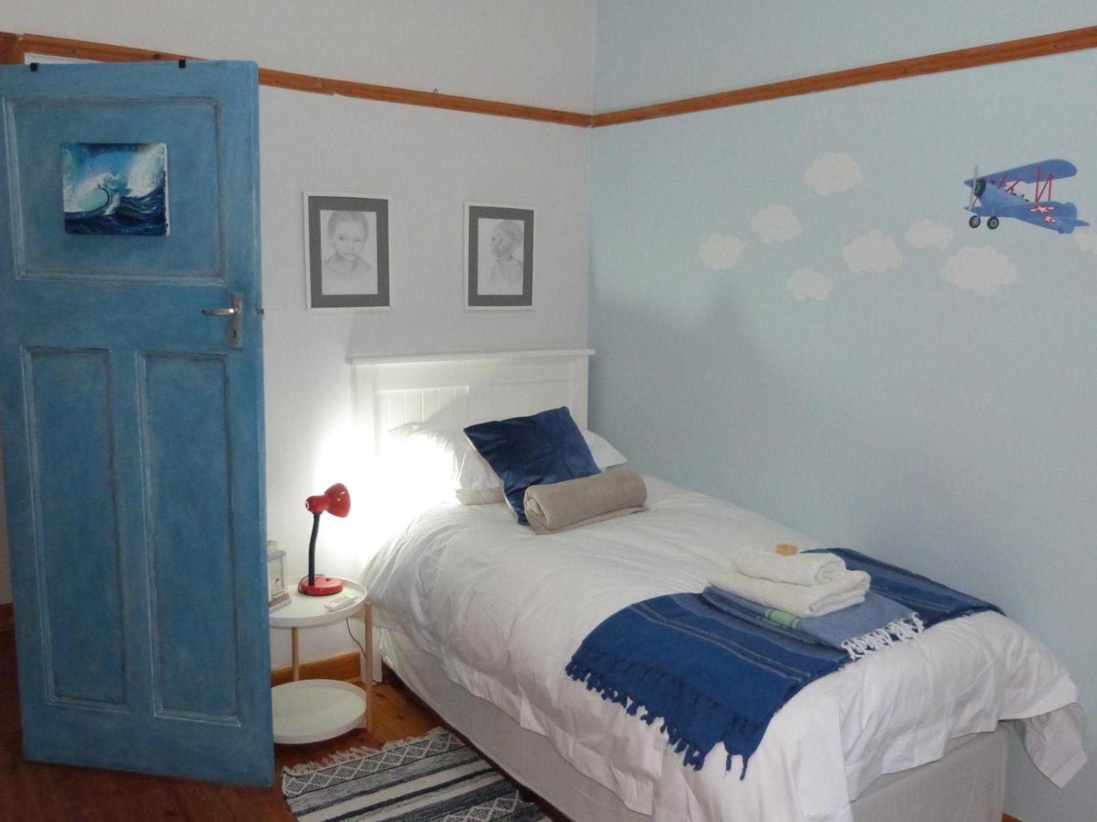 Three-Bedroom House - Photo 36