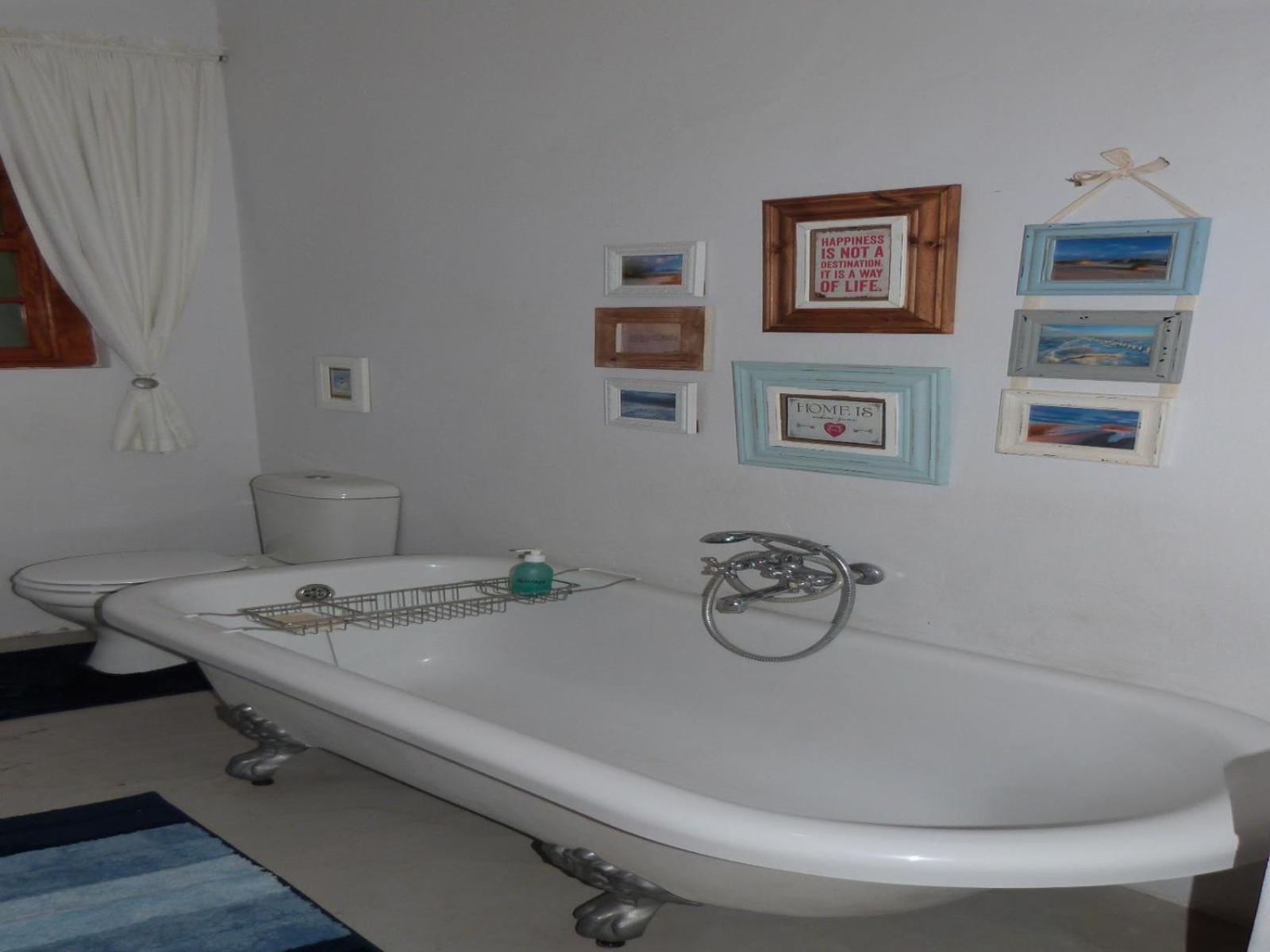 Three-Bedroom House - Photo 40