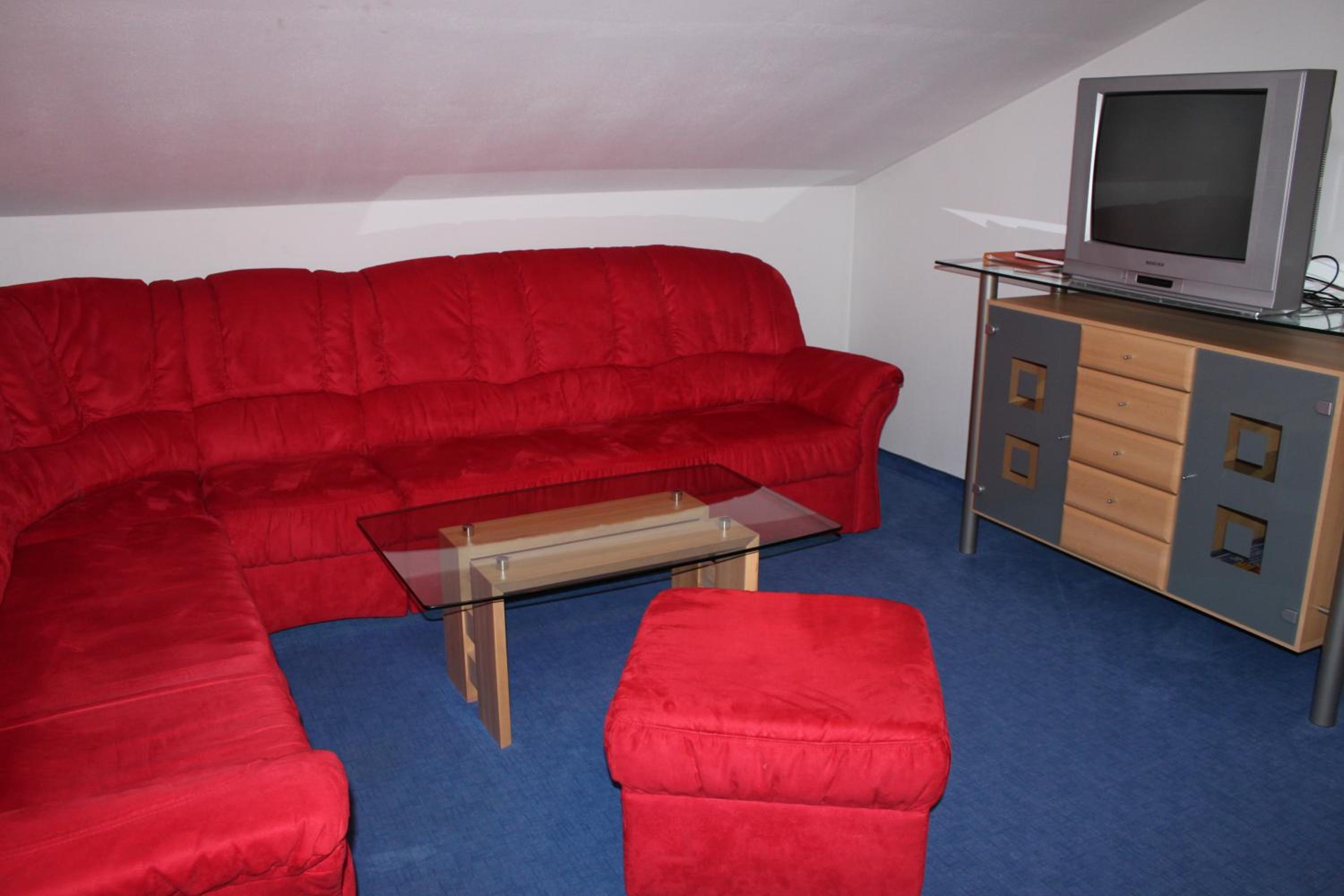 Two-Bedroom Apartment (4-6 Adults)