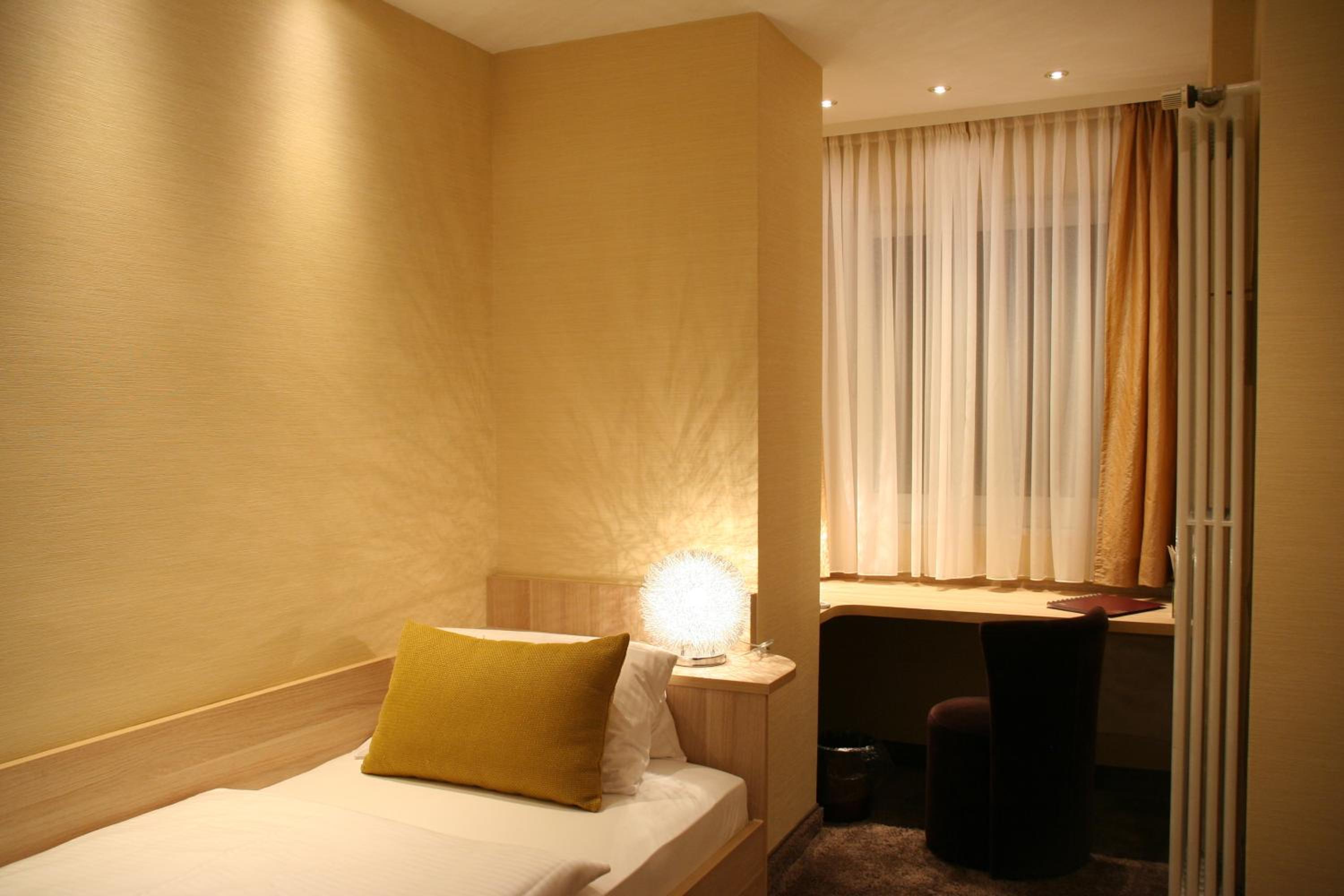 Economy Single Room