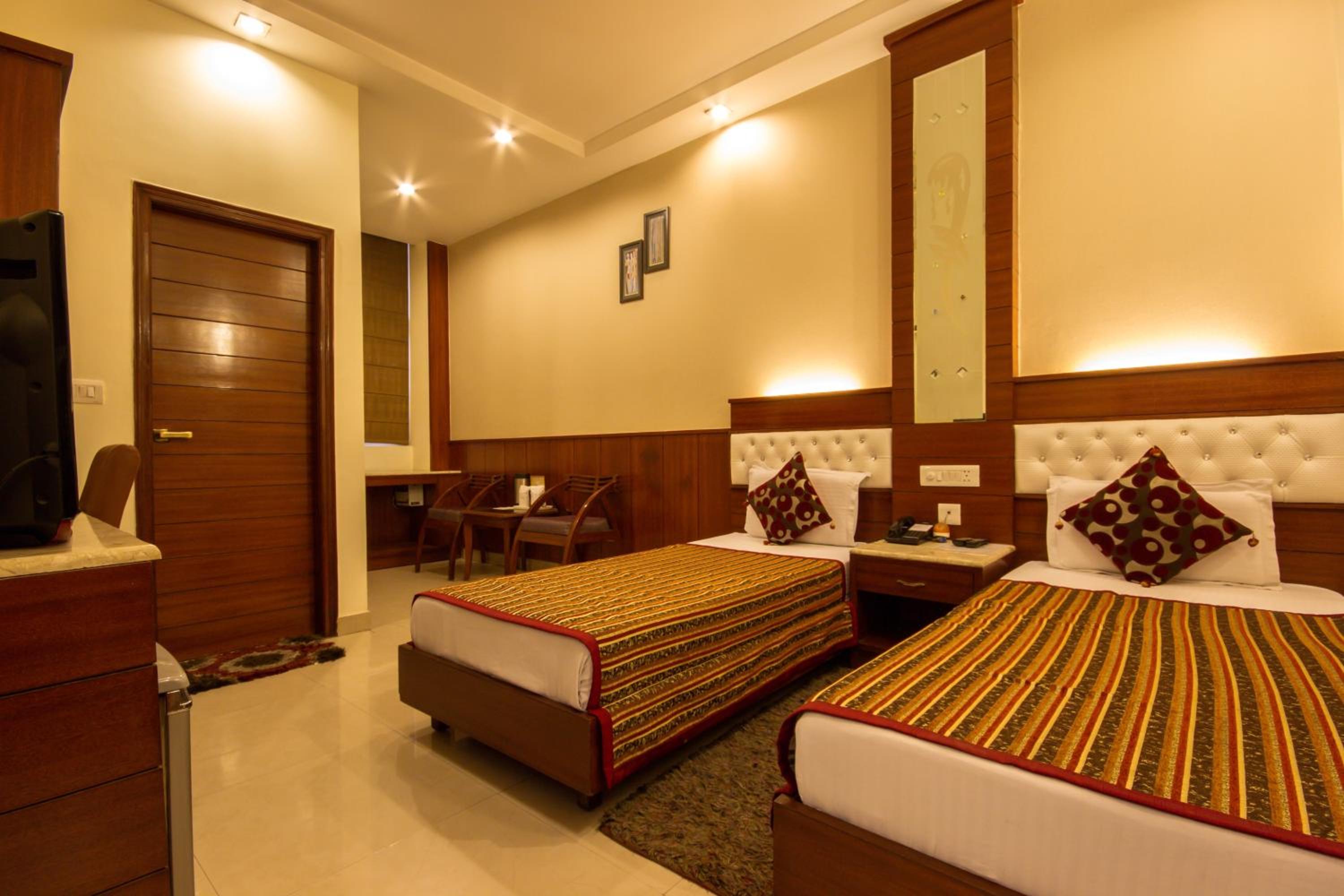 Deluxe Room - Photo 1