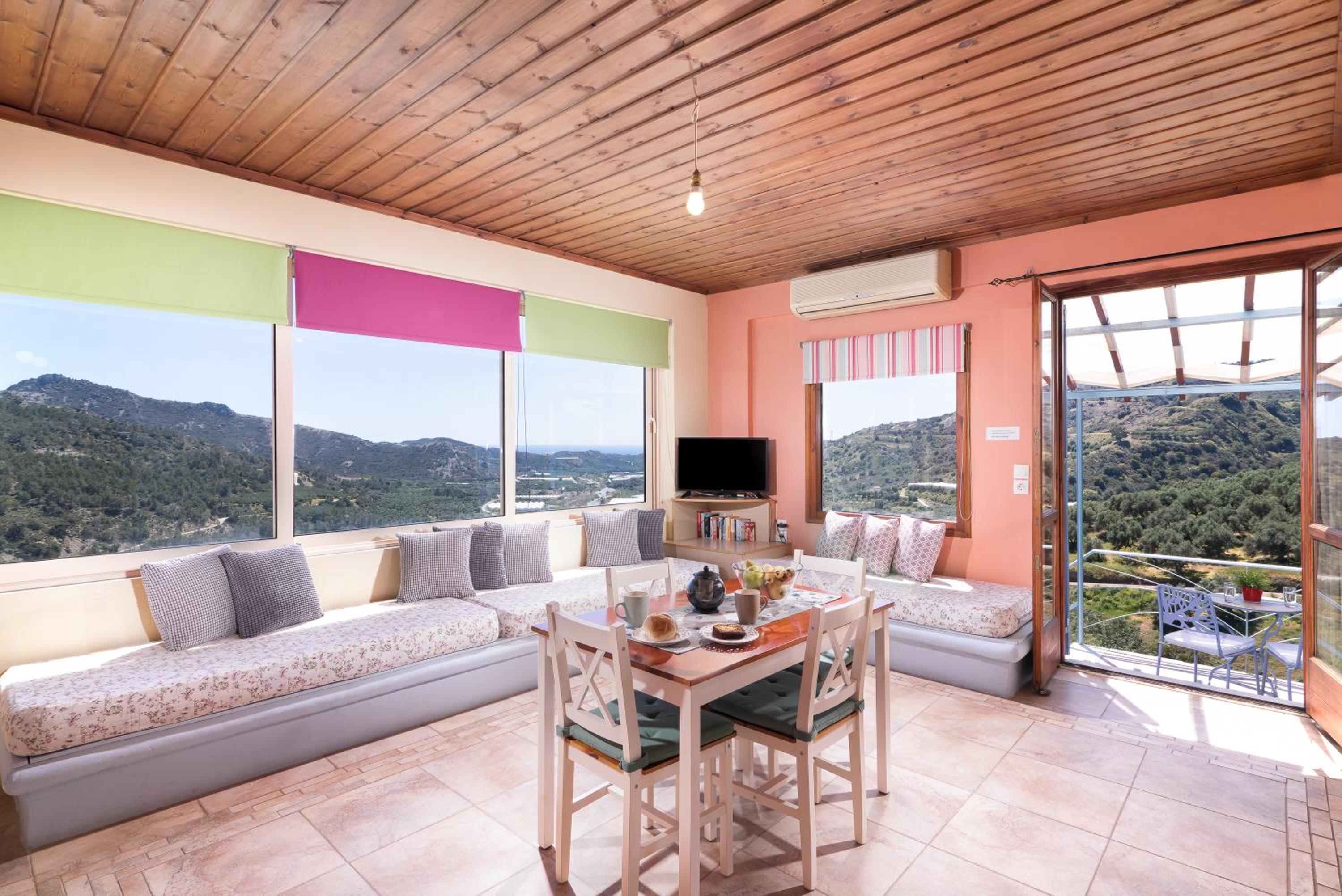 Deluxe Residence with Panoramic Sea View photo 3