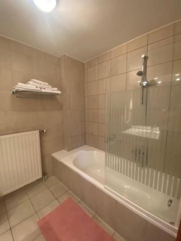 Triple Room With Private Bathroom photo 3