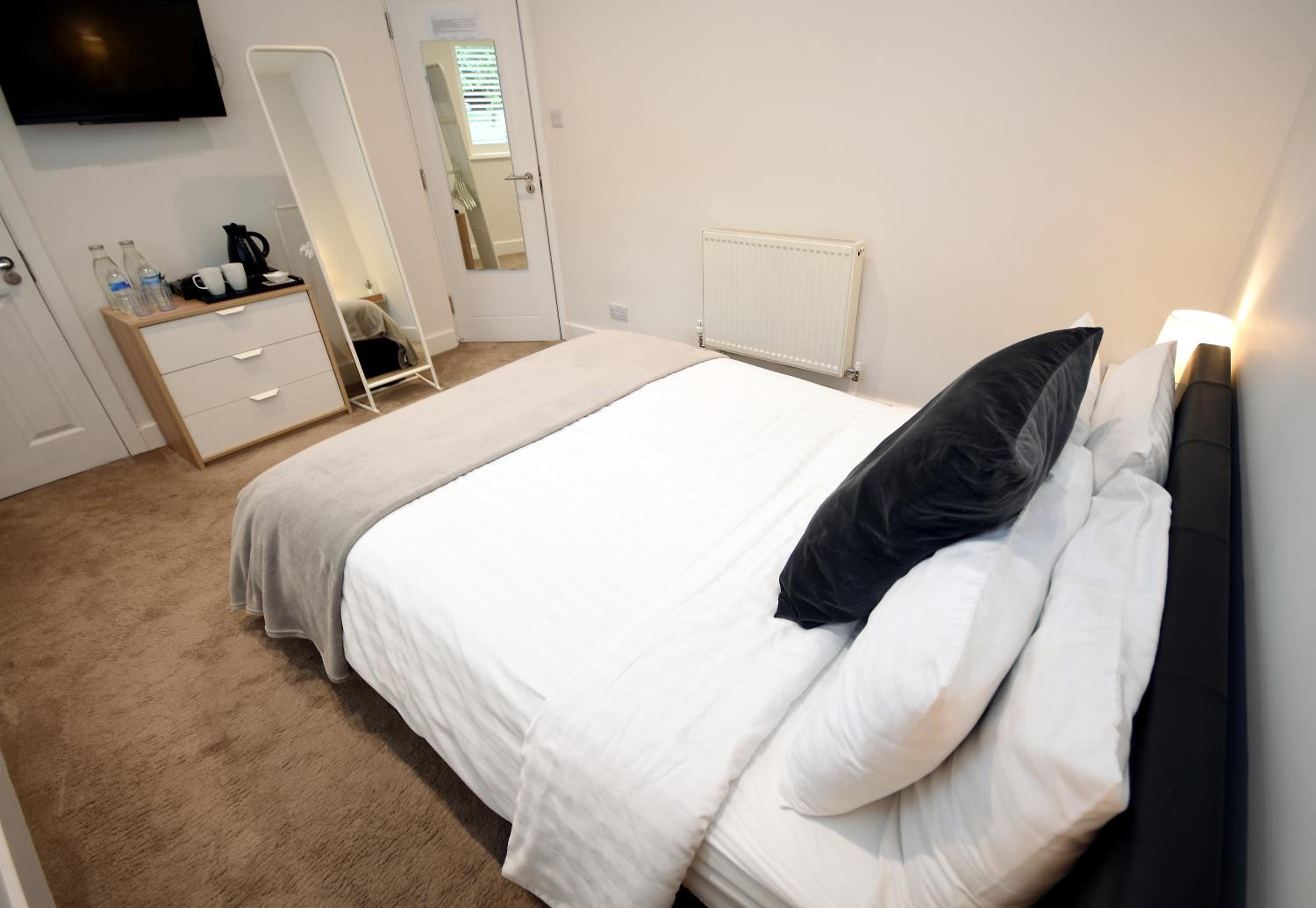 Deluxe King Room - Photo 25