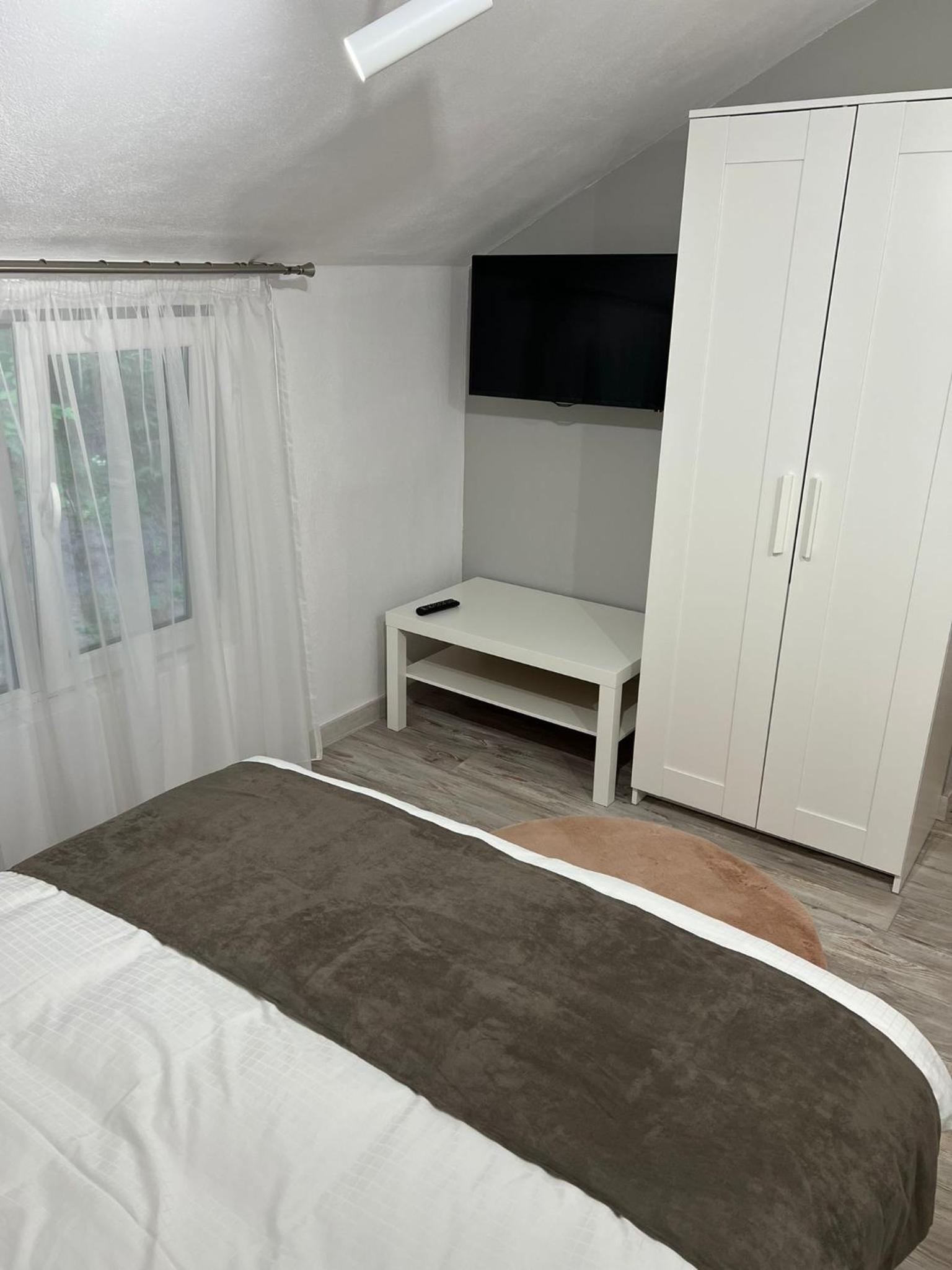 Double Room with Mountain View - Photo 1