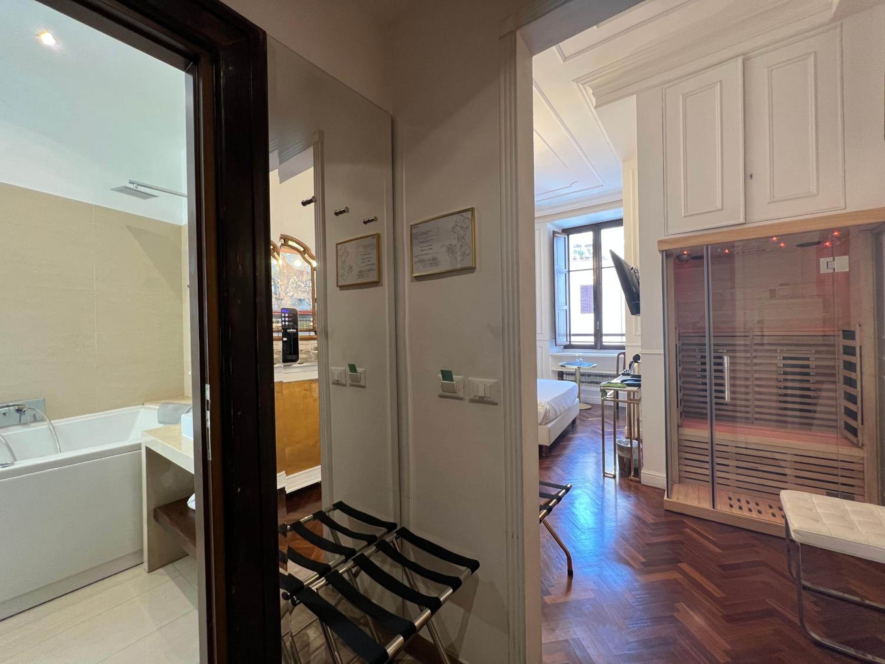 Superior Suite with Spa Bath and Sauna photo 2
