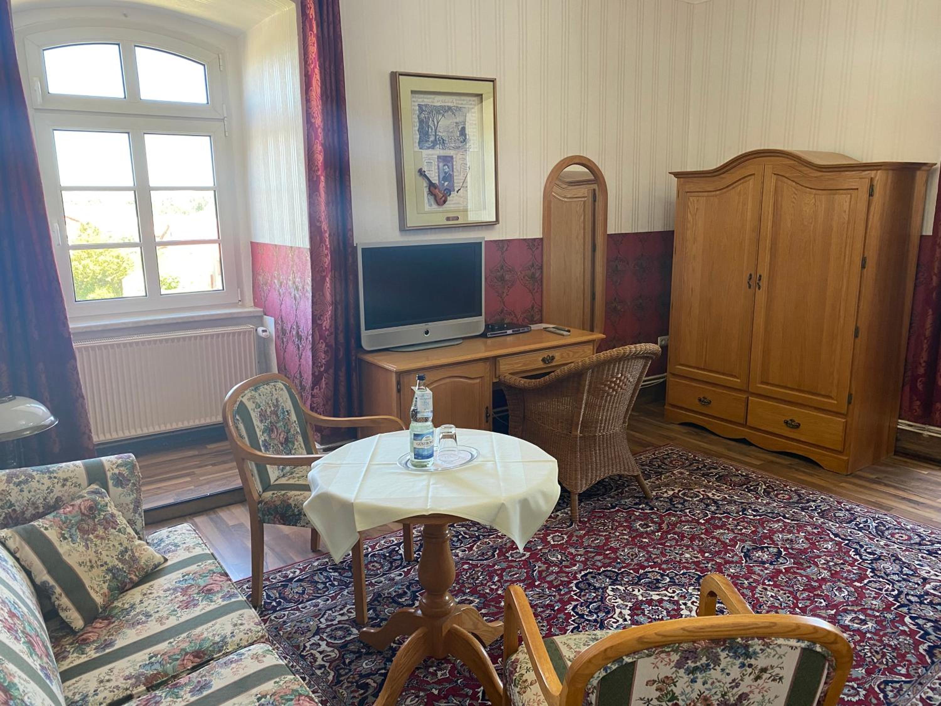 Large Double Room photo 3