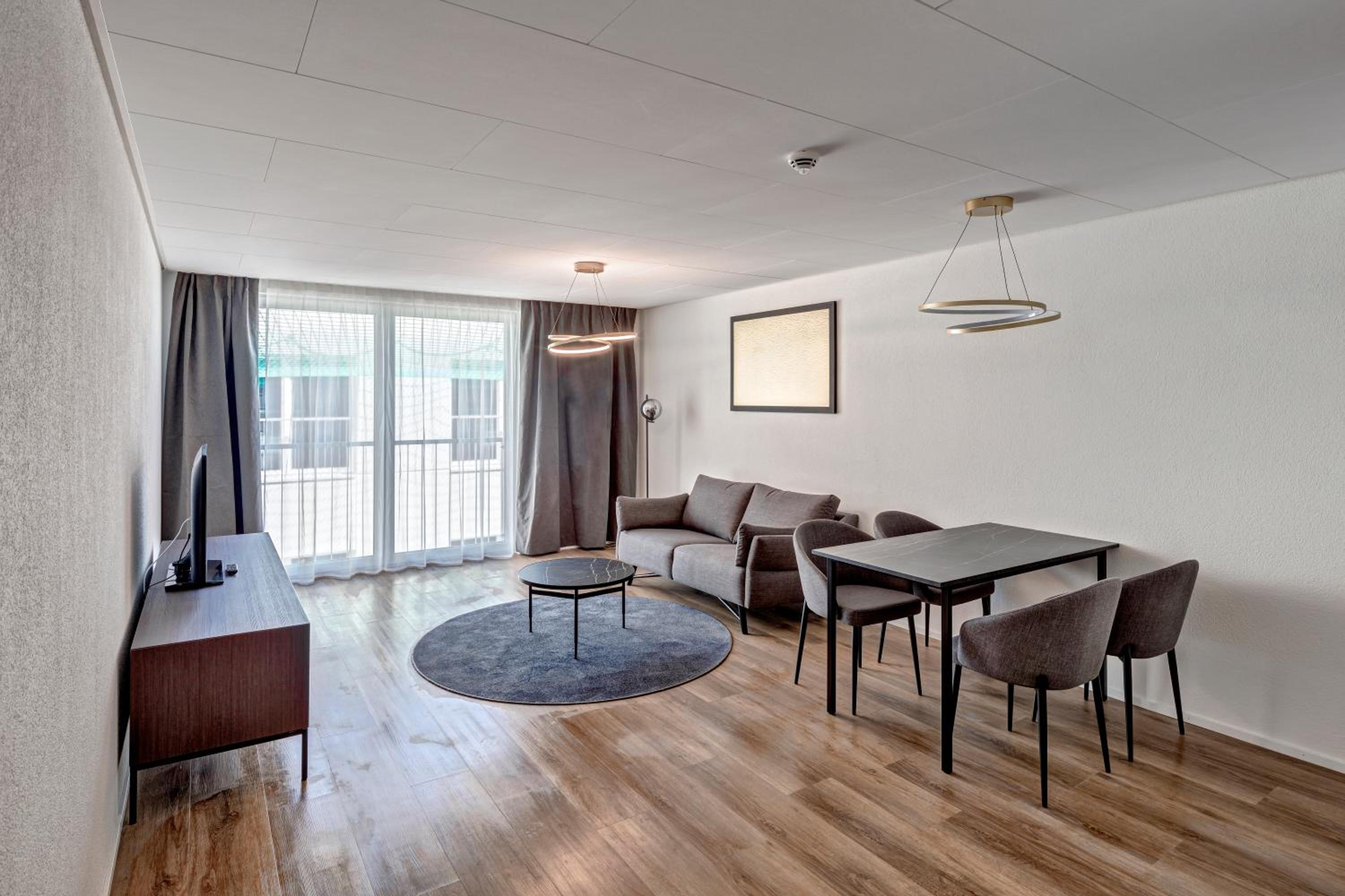 Apartment Residence - Photo 12