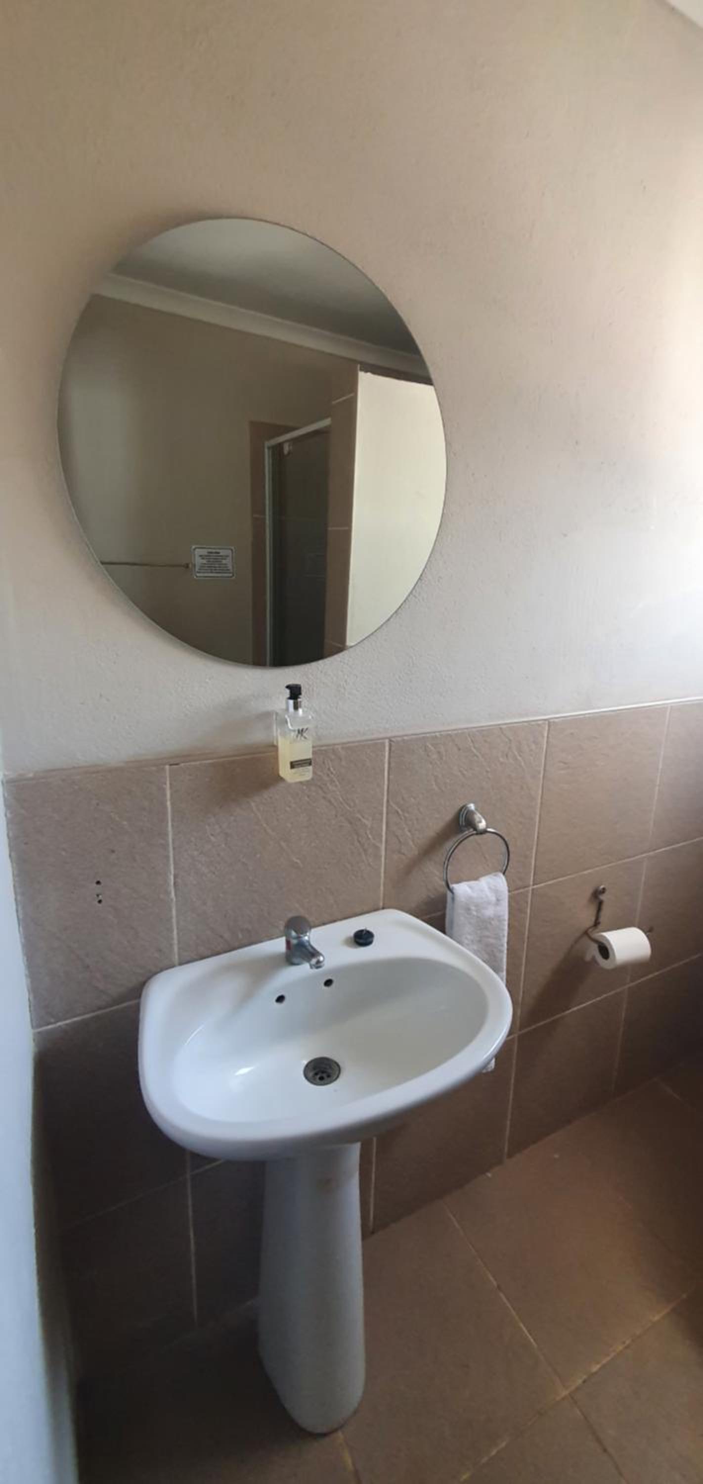 Family Two-Bedroom Suite (5 Adults) - Photo 7