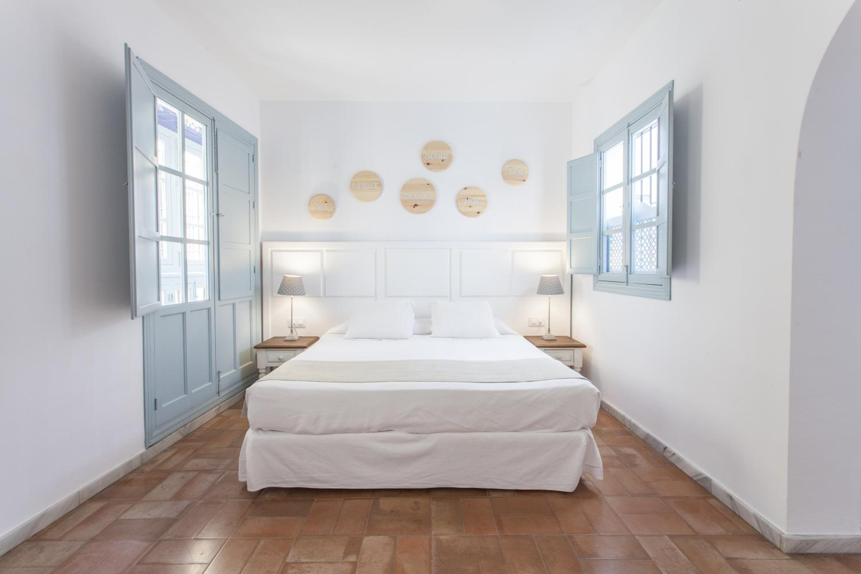 Standard One-Bedroom Apartment - Photo 1