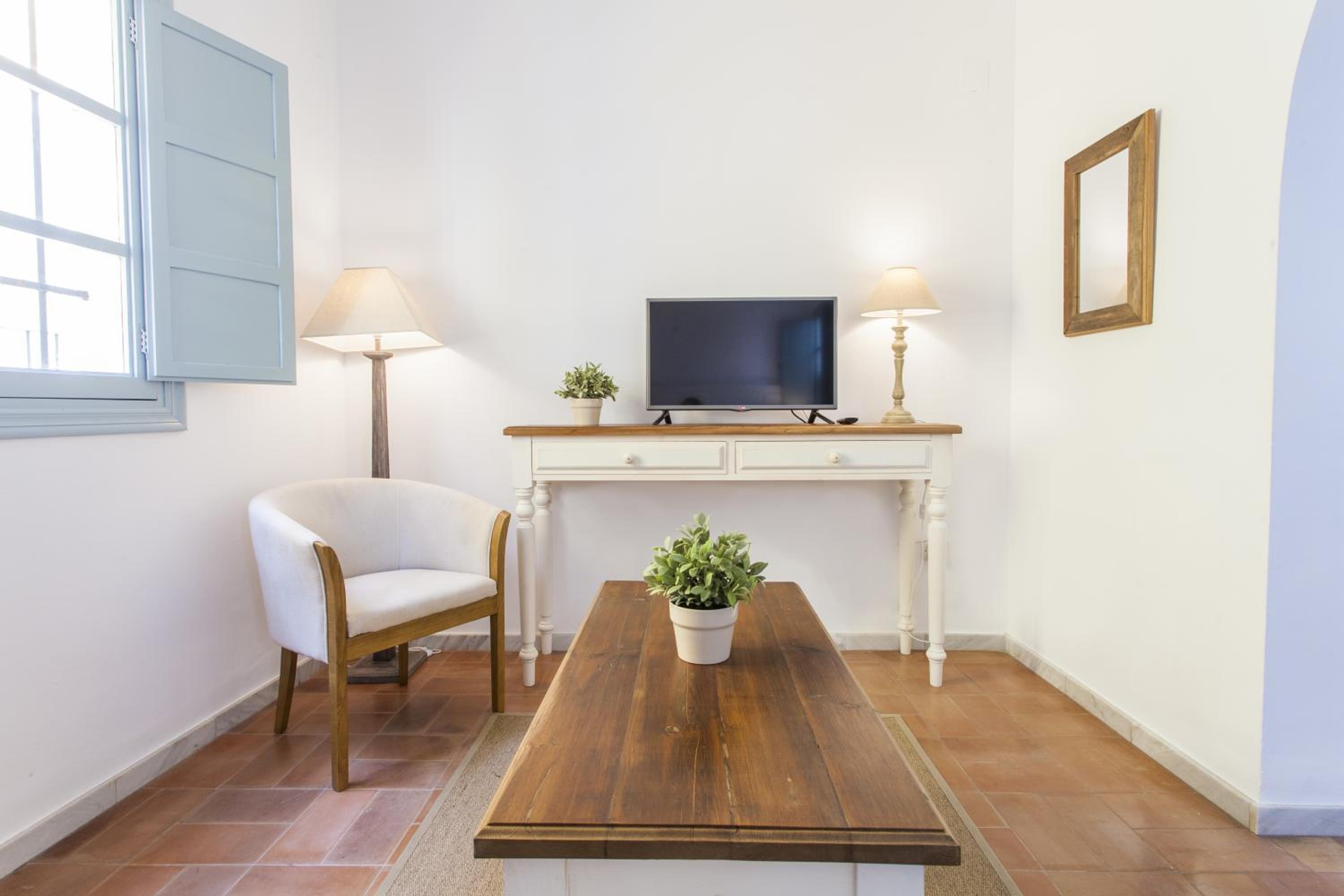 Standard One-Bedroom Apartment - Photo 19