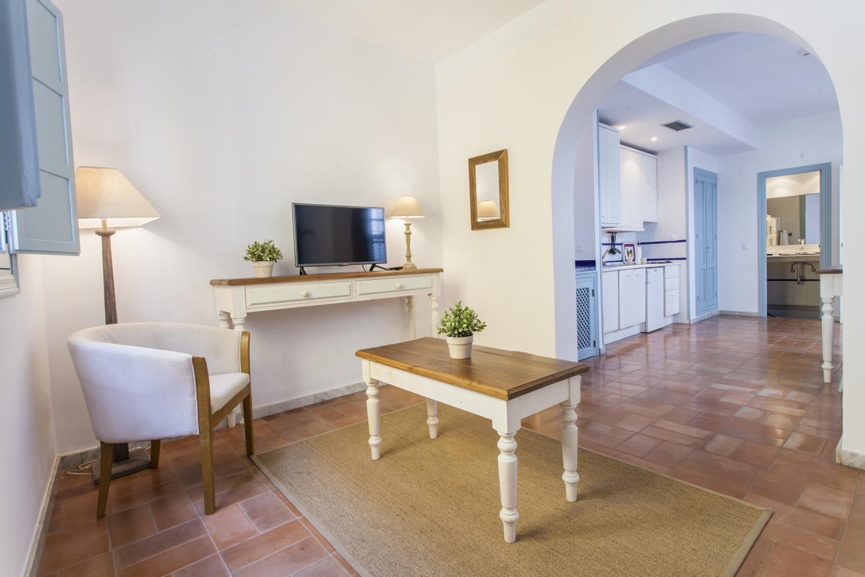 Standard One-Bedroom Apartment - Photo 15