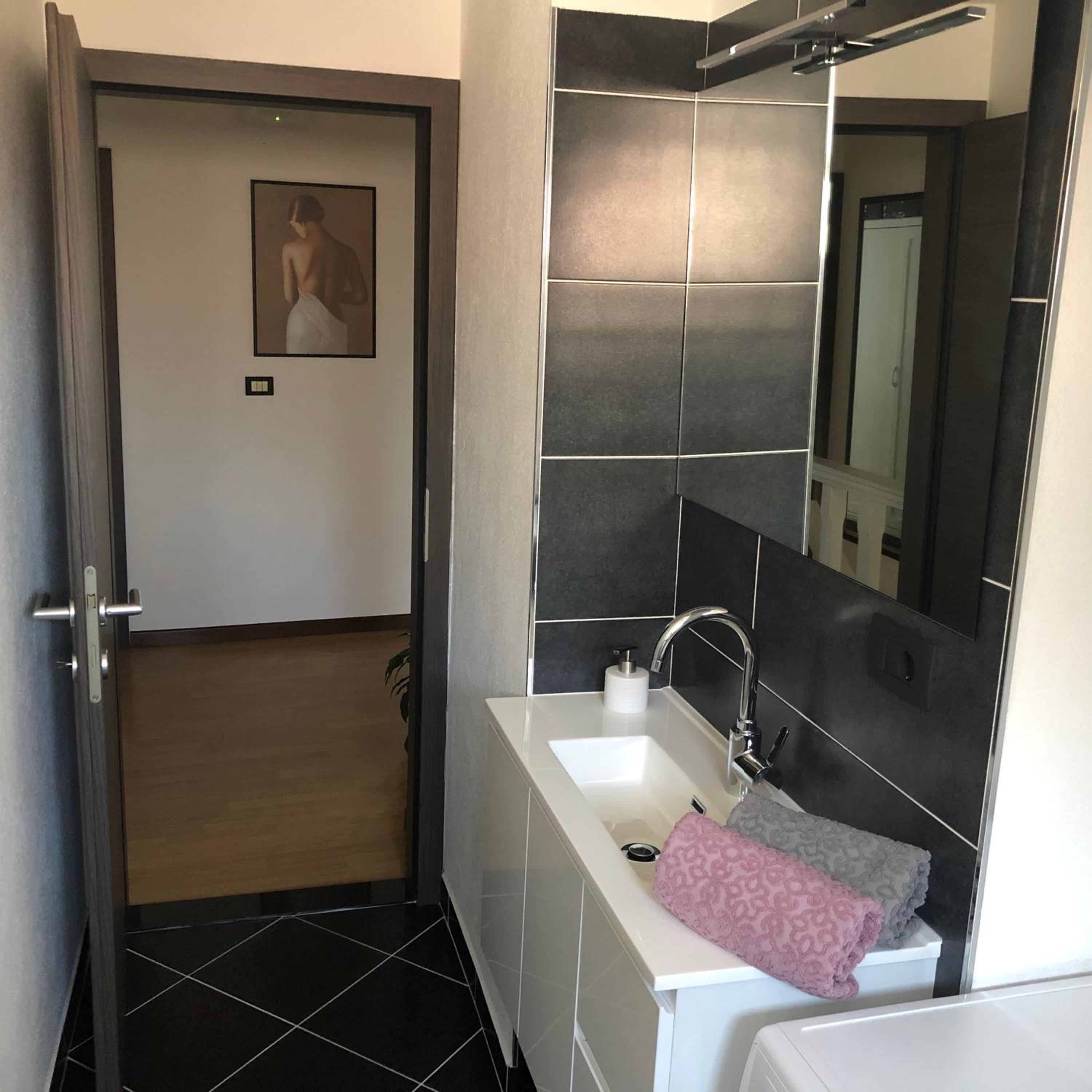 Double Room with Private External Bathroom photo 1