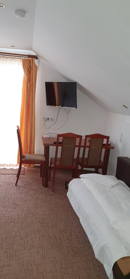 Deluxe Room (2 Adults + 1 Child) photo 3