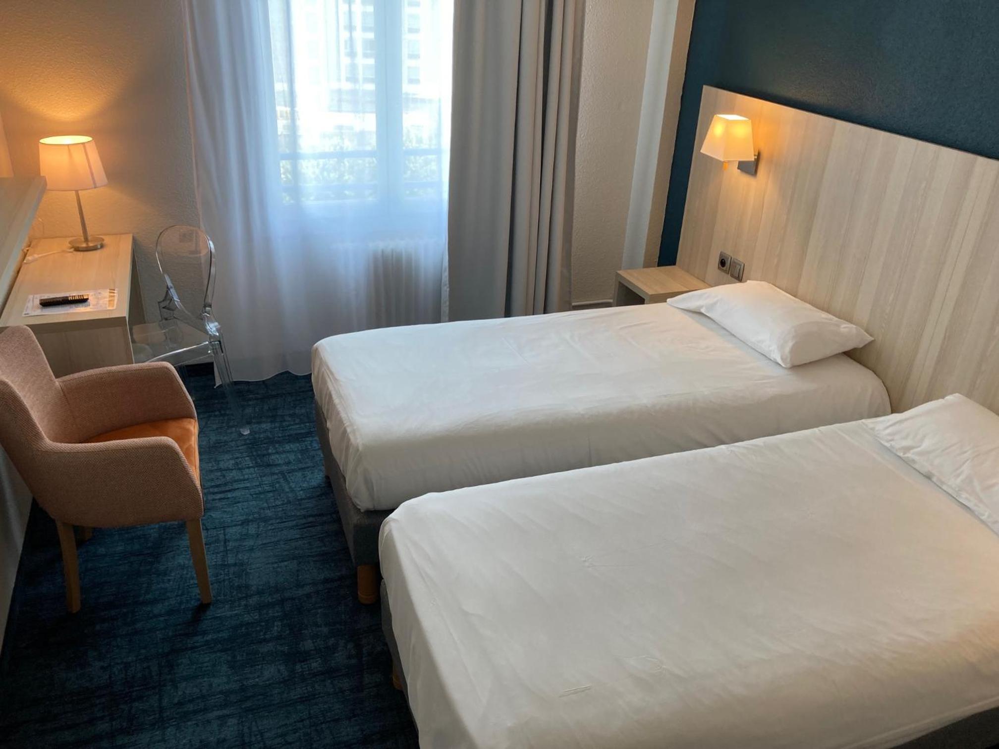 Double or Twin Room - Photo 10