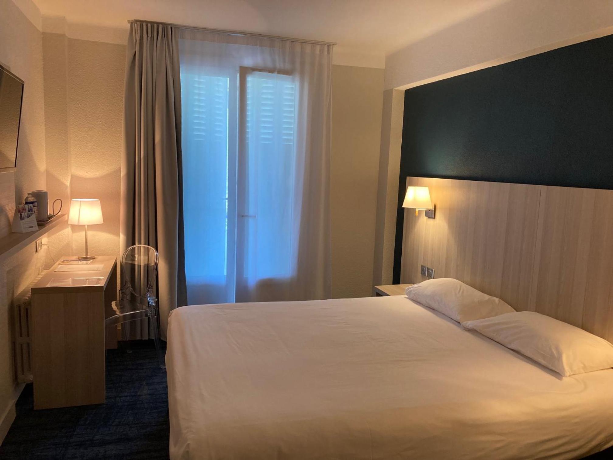 Double or Twin Room - Photo 11