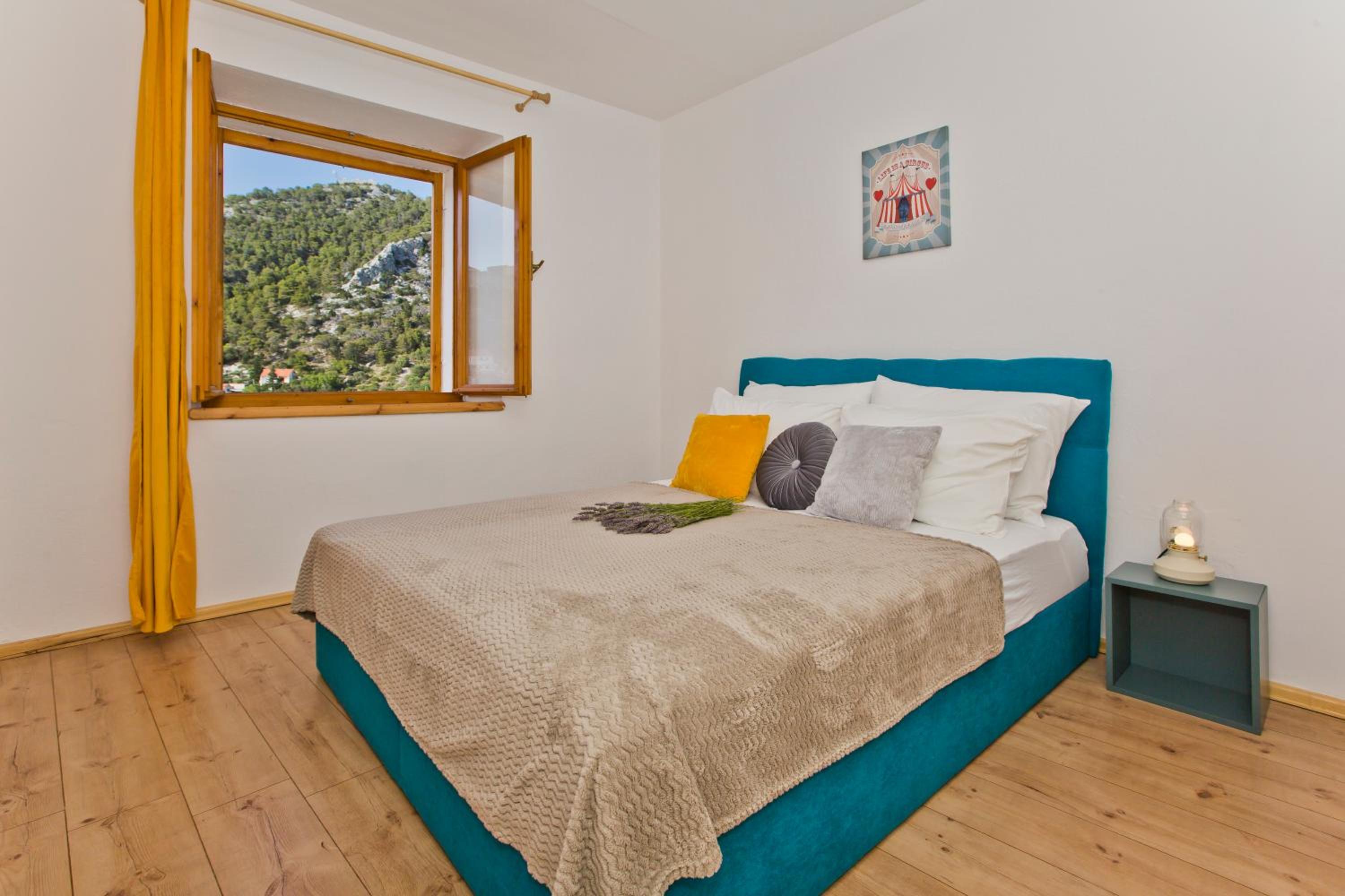 One-Bedroom Apartment - Photo 14