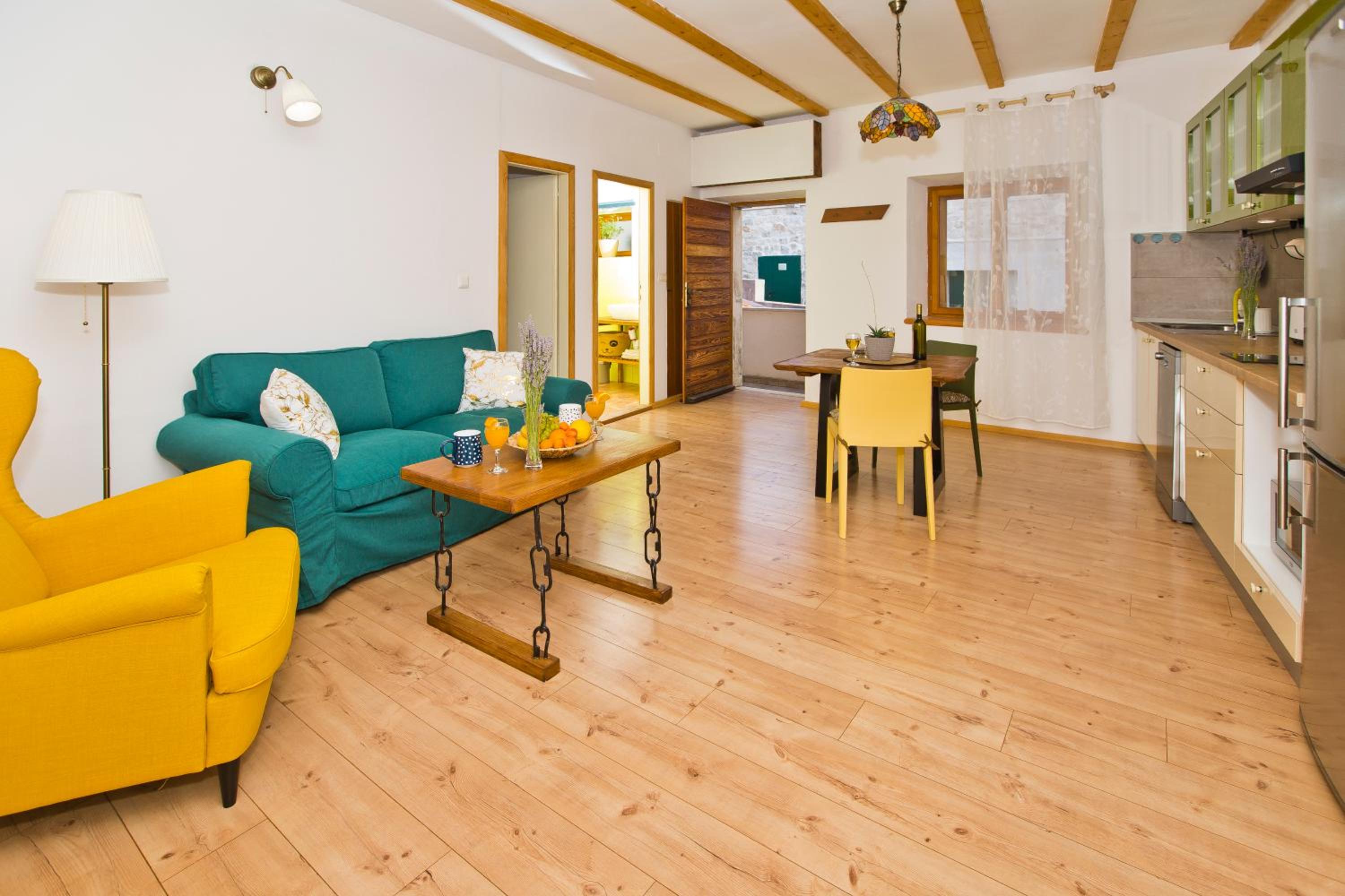 One-Bedroom Apartment - Photo 7