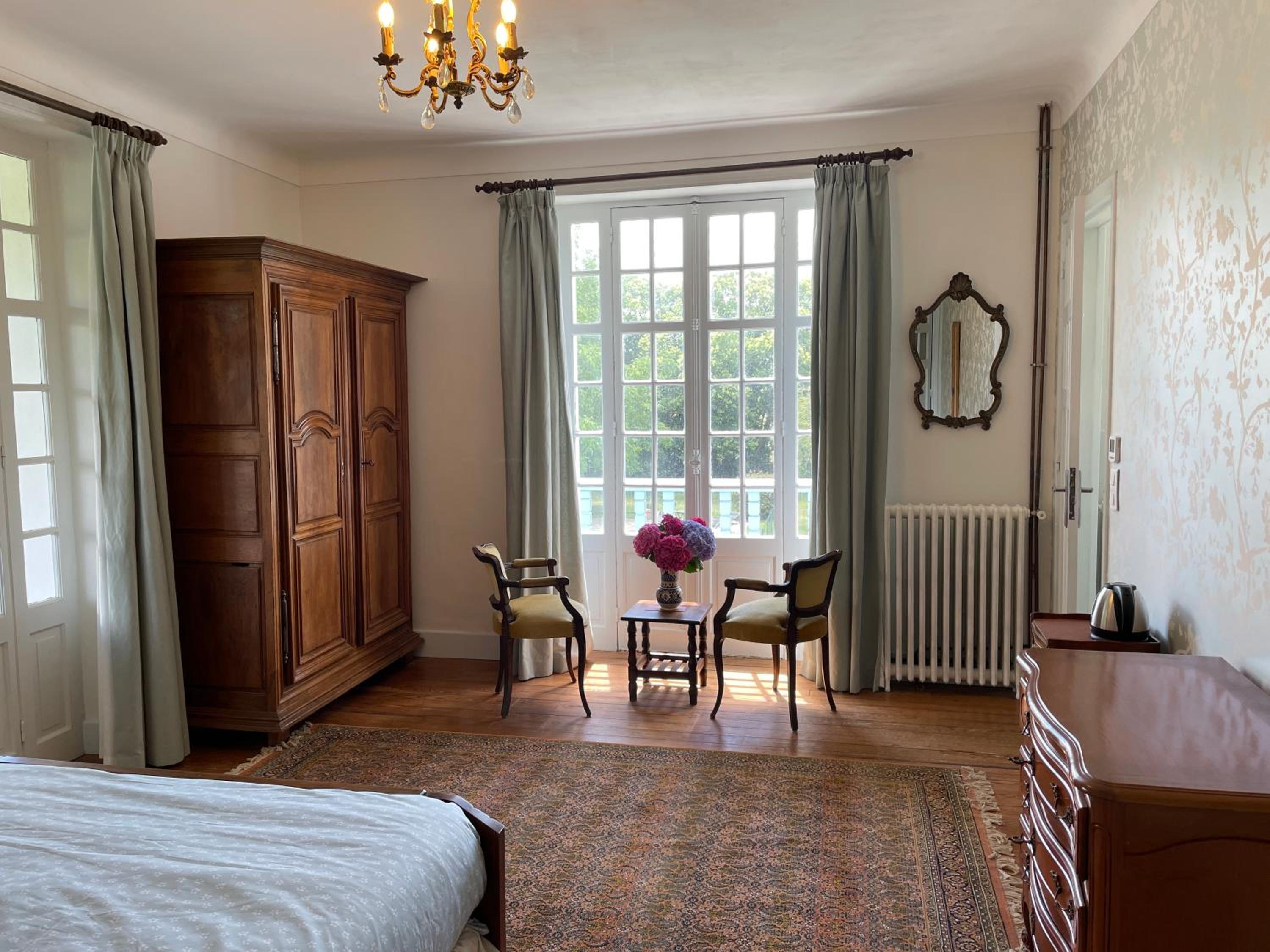 Deluxe Double Room with Balcony photo 2
