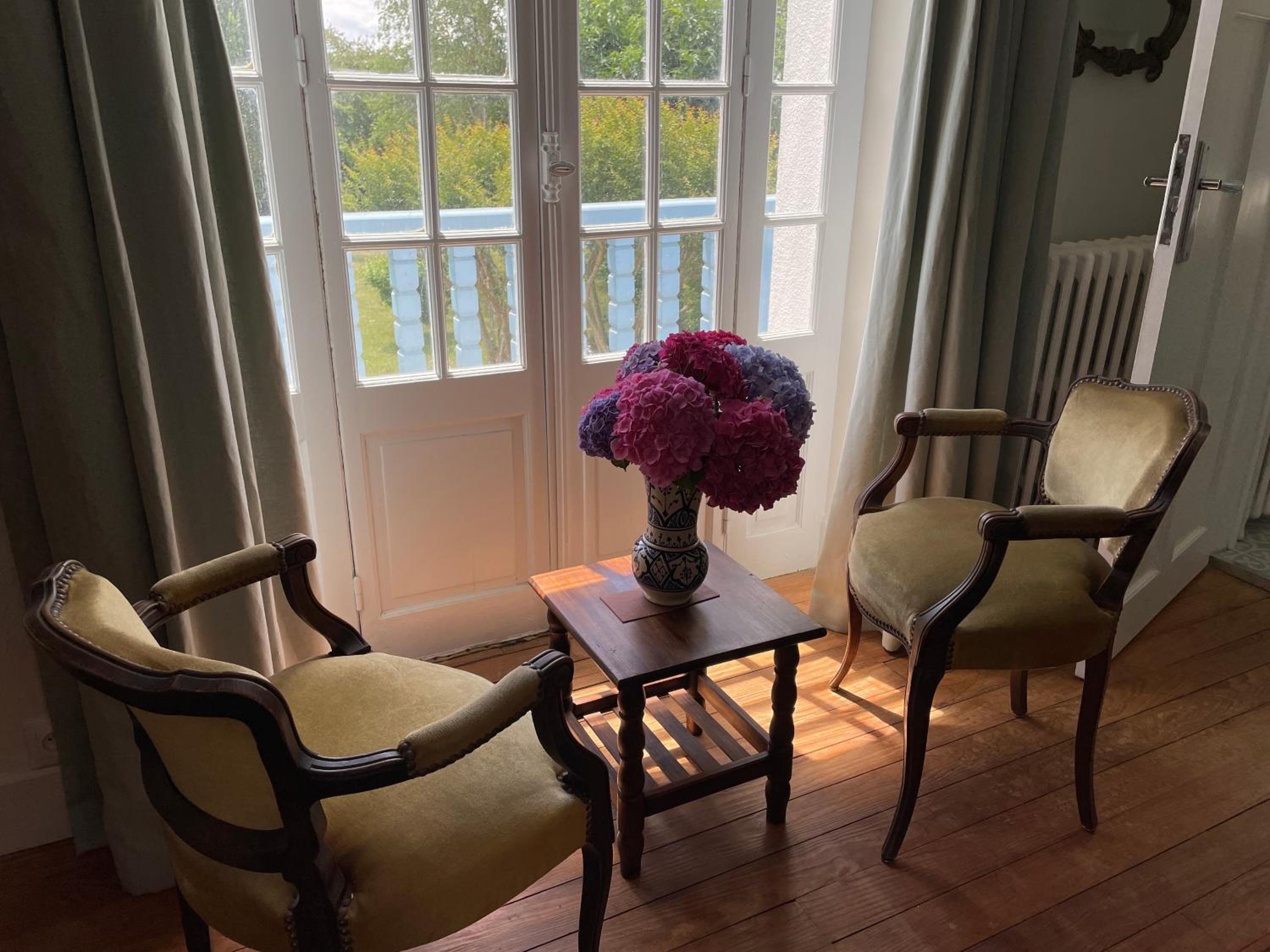 Deluxe Double Room with Balcony photo 3