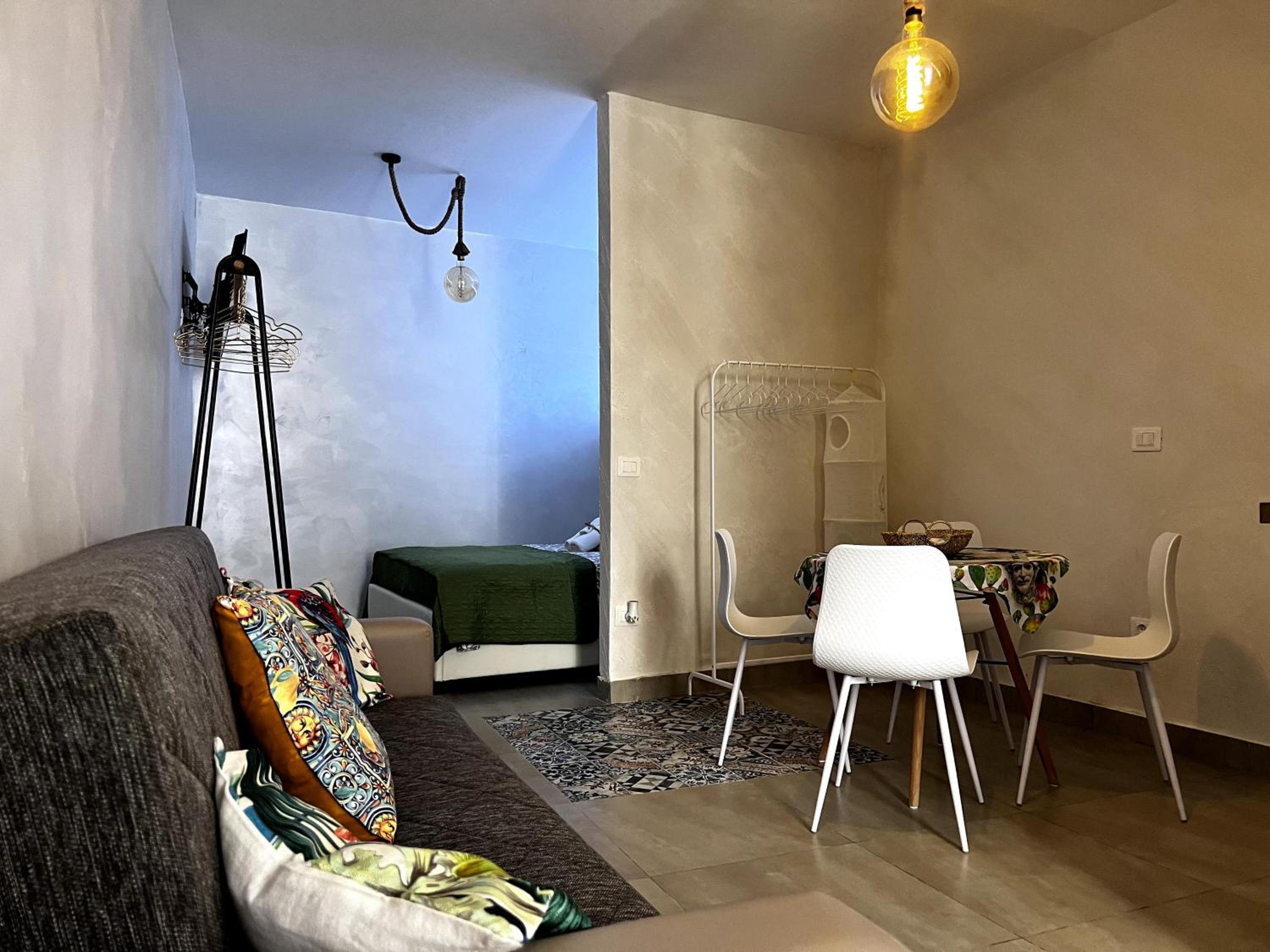 One-Bedroom Apartment - Photo 9