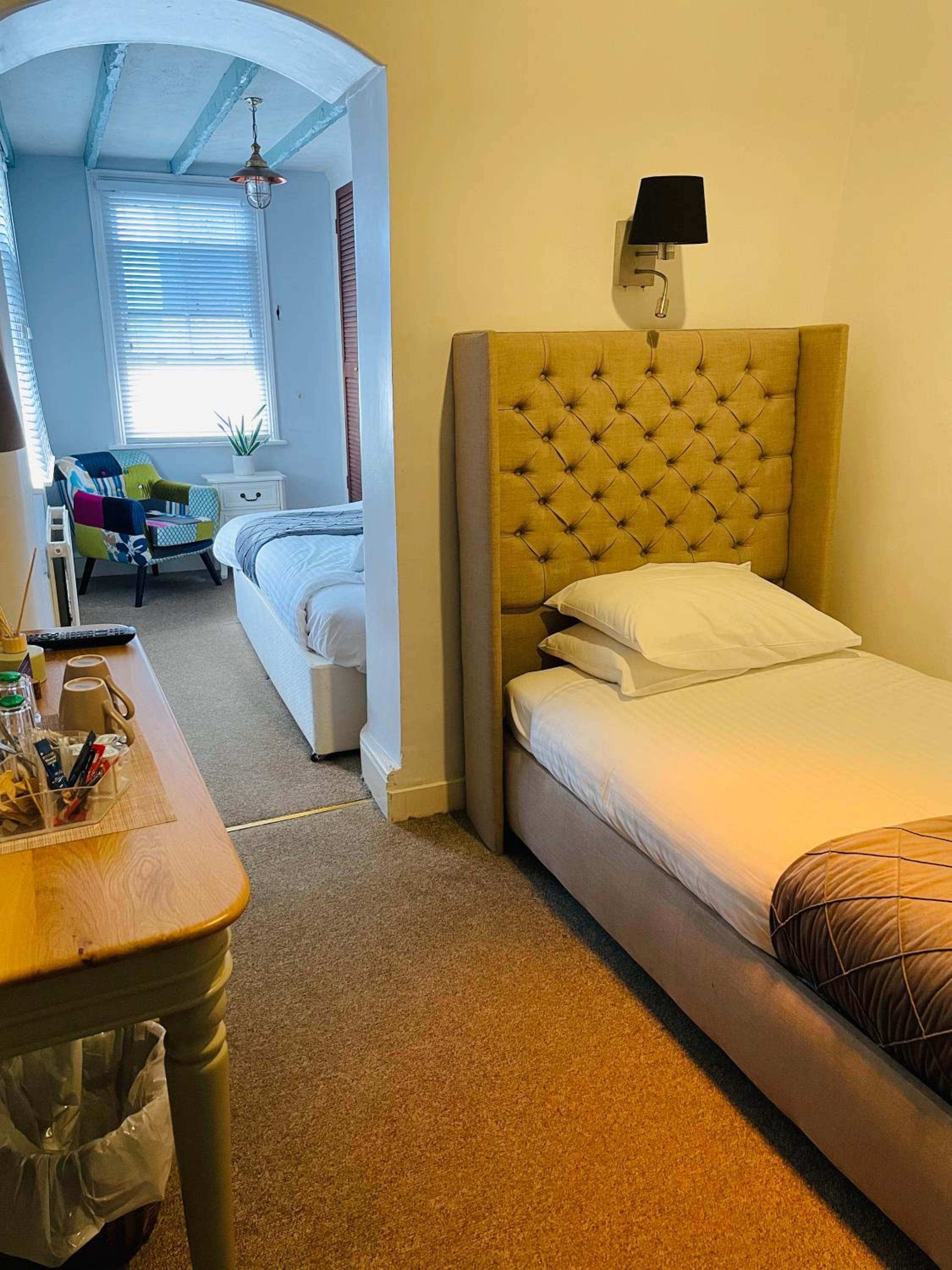 Twin Room - No Dogs - Photo 2