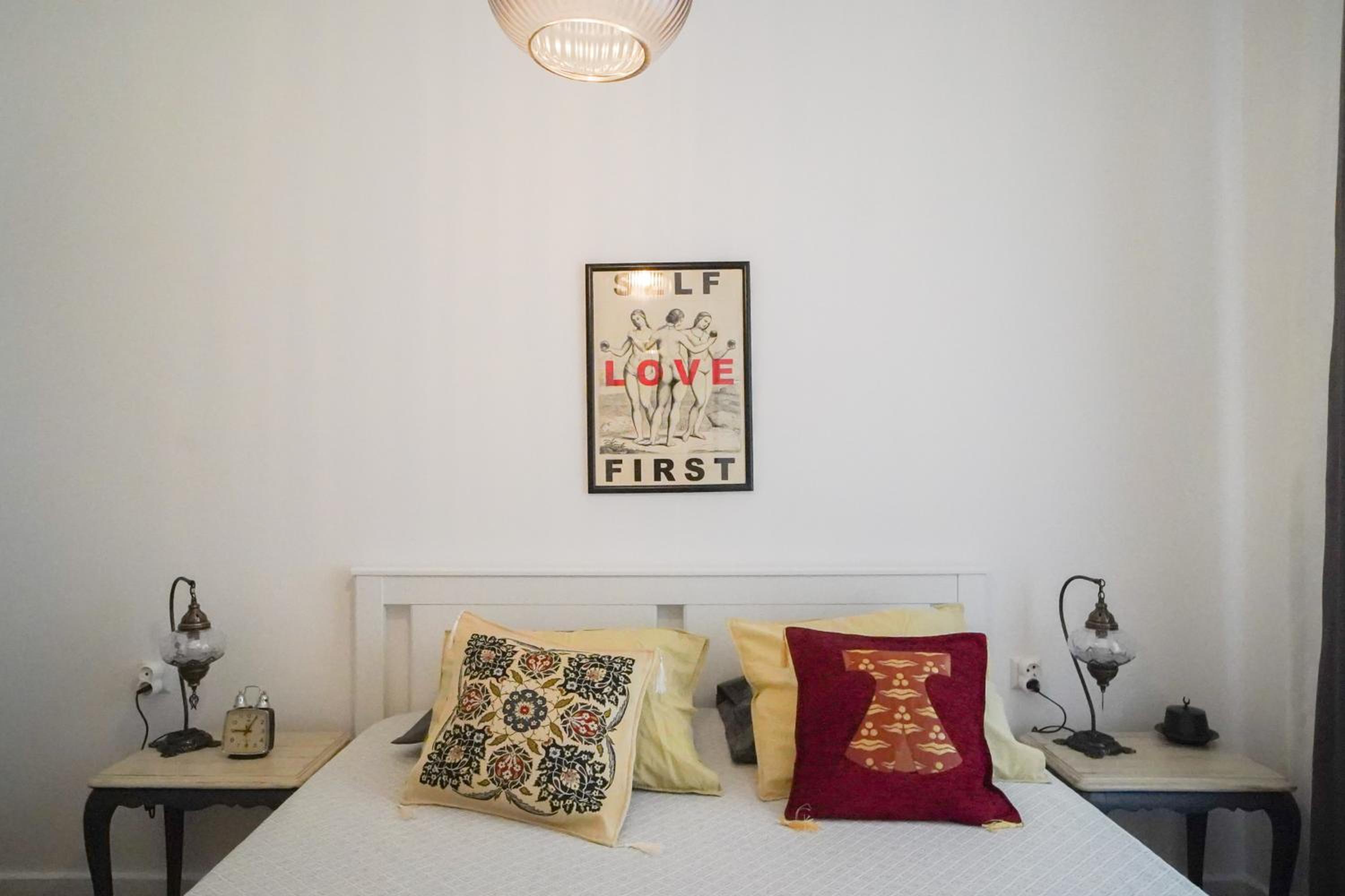 One-Bedroom Apartment photo 2
