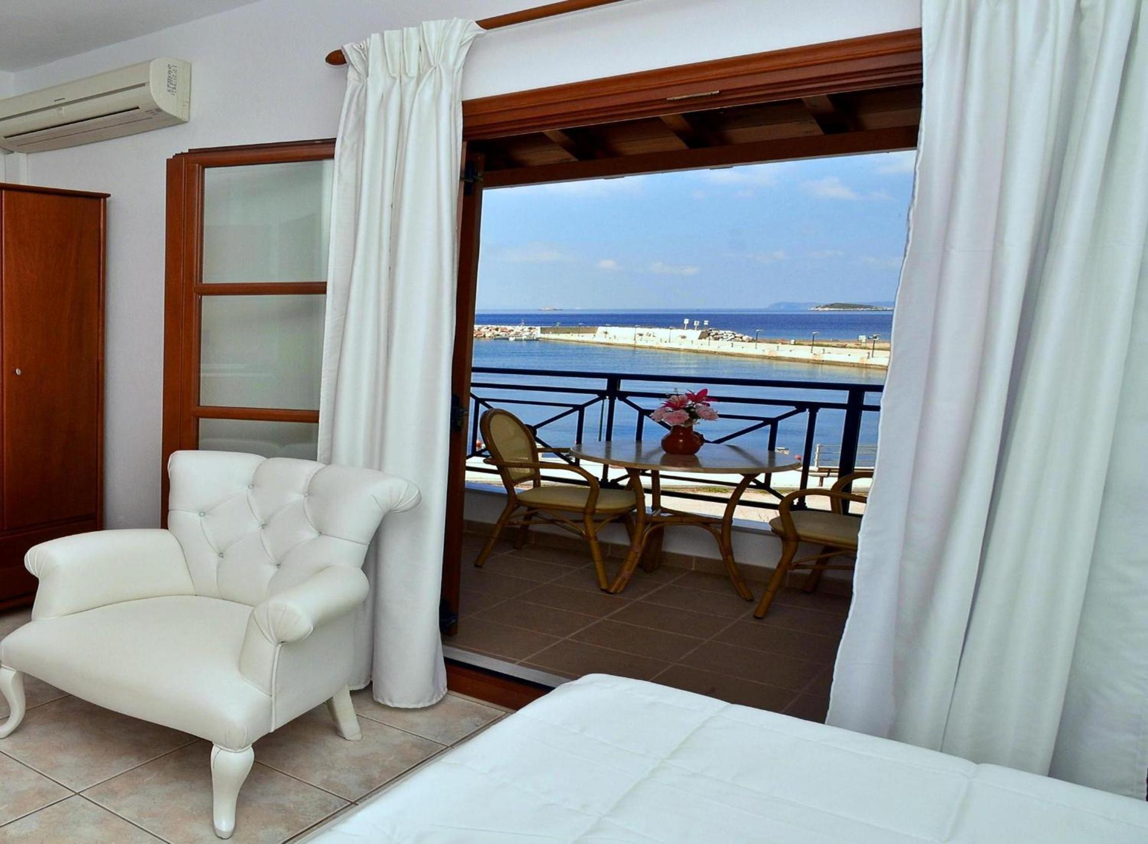 Superior Studio with Panoramic Sea View - Photo 14