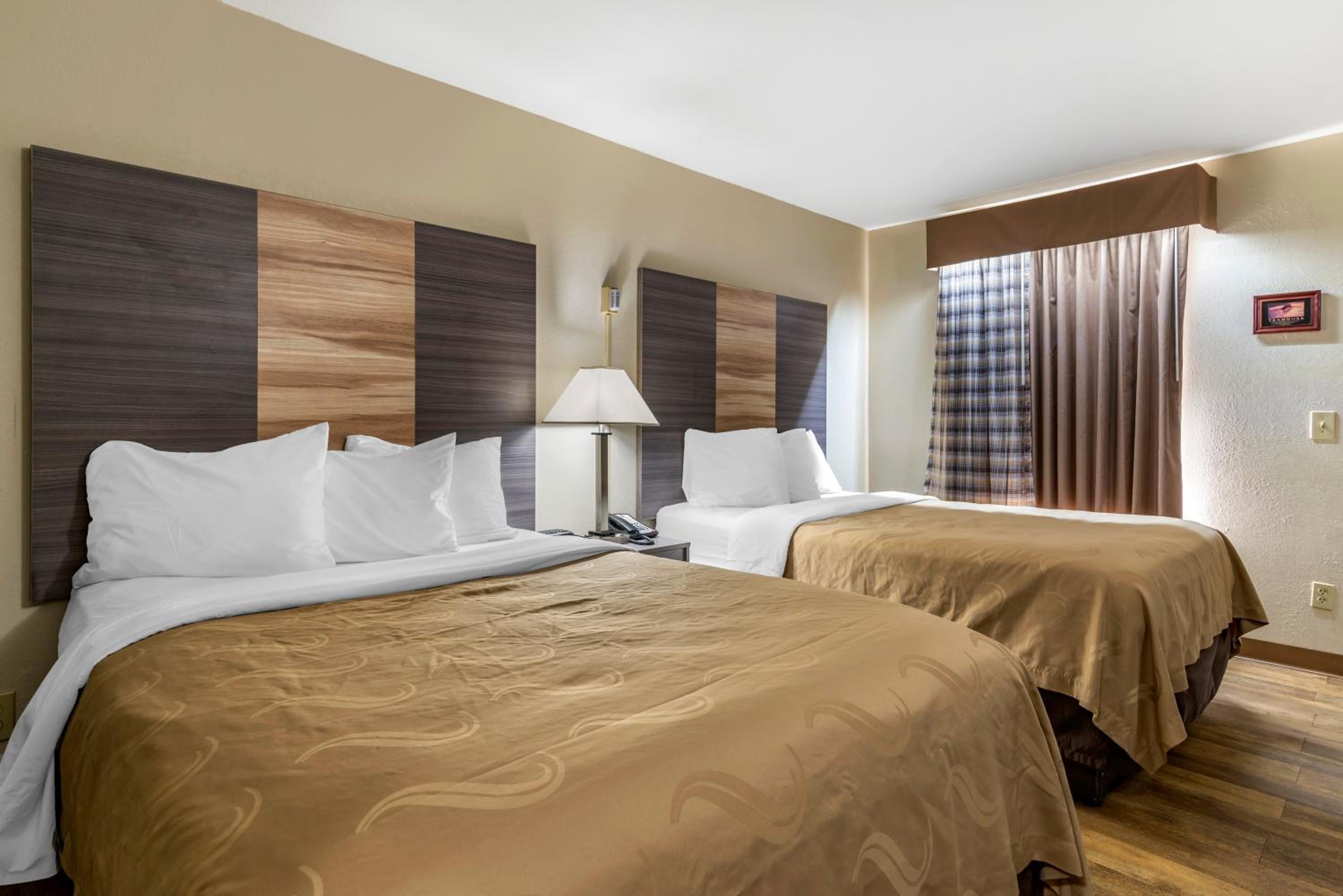 Double Room with Two Double Beds - Non-Smoking - Photo 7